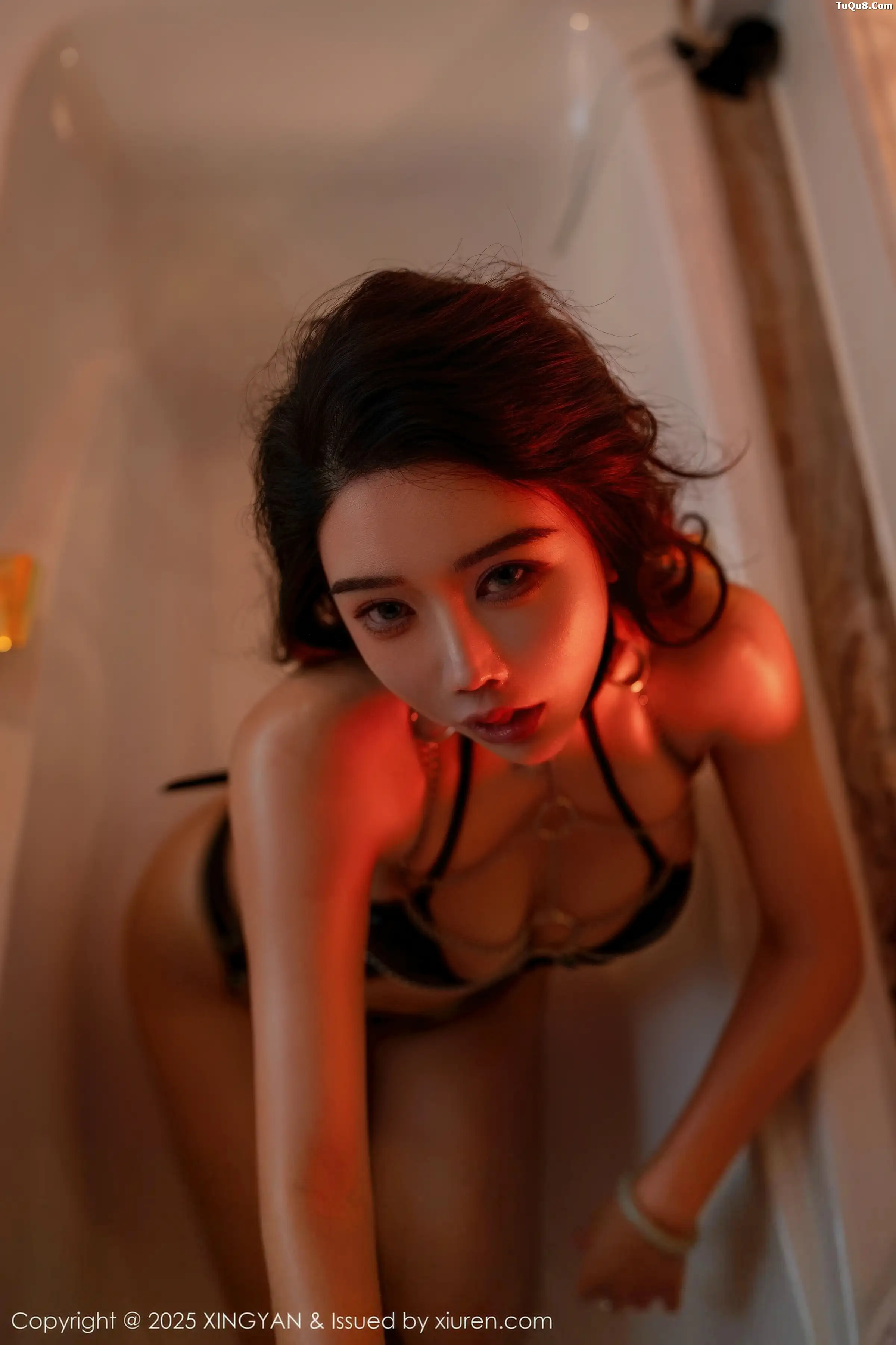 李若汐浴室场景性感黑色情趣服饰秀丰腴身材惹火绝美写真 第 27 张