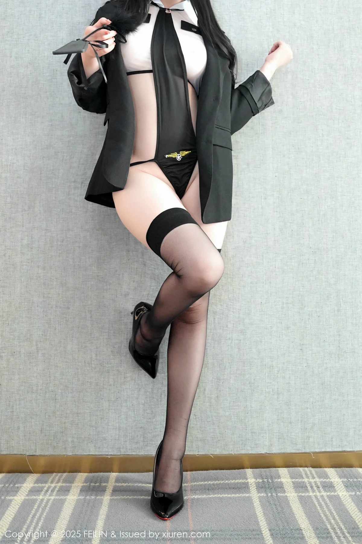 软情性感白色轻透制服配黑色丝袜秀凹凸身材撩人绝美写真 第 38 张