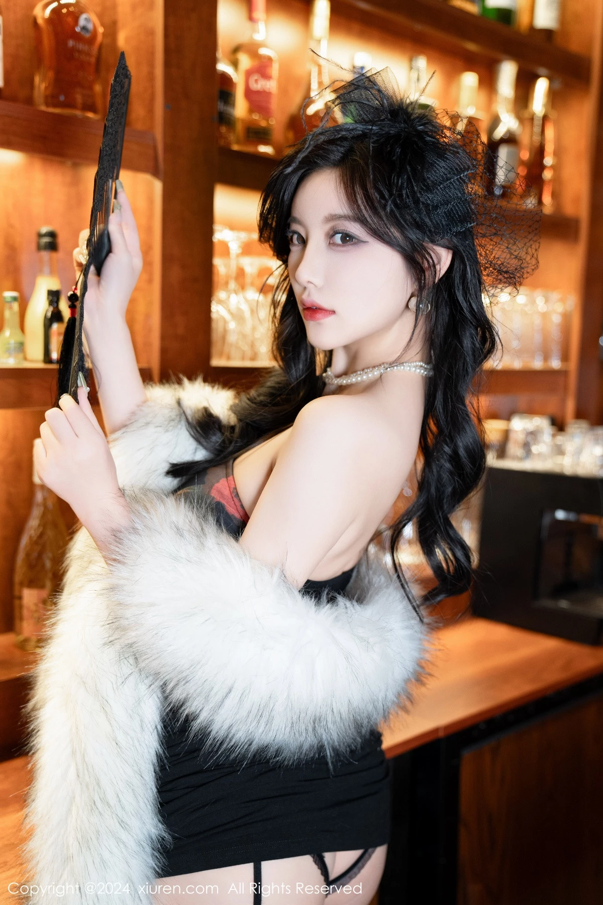 杨晨晨Yome性感深色露肩连衣短裙配黑丝吊袜完美绝美写真 第 39 张