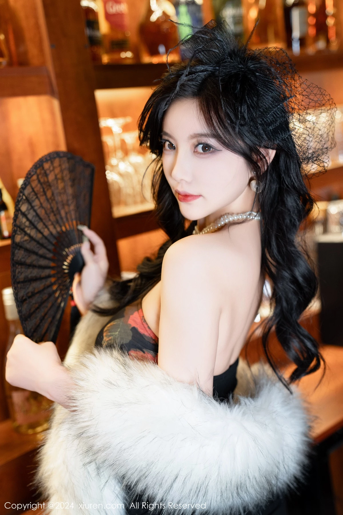杨晨晨Yome性感深色露肩连衣短裙配黑丝吊袜完美绝美写真 第 40 张