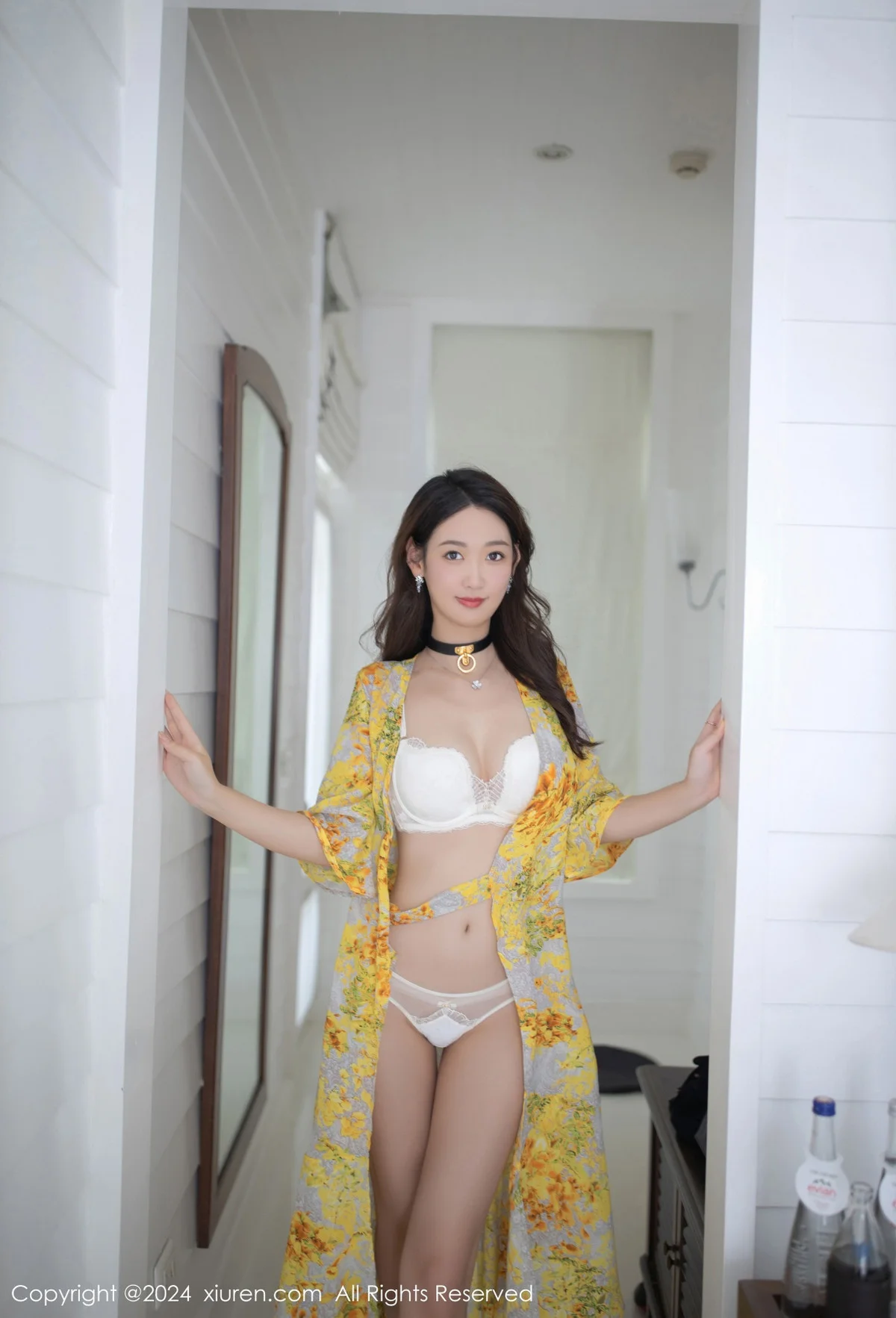 唐安琪性感黄色长裙露白色蕾丝内衣配原色丝袜迷人绝美写真 第 8 张