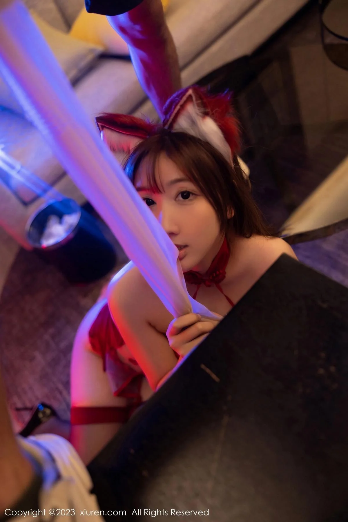 江真真性感红色薄纱轻透服配超薄黑丝秀圆润身姿绝美写真 第 39 张