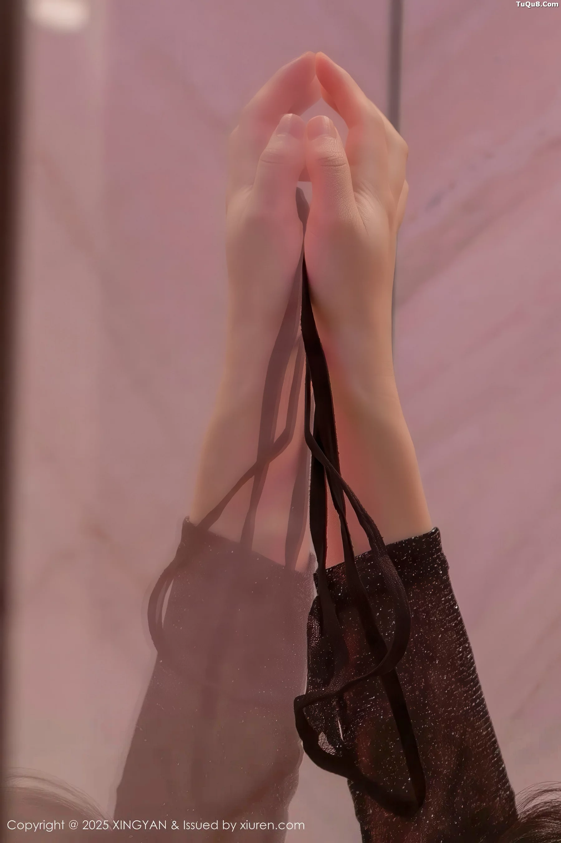 沈南汐RuRu粉色连衣短裙+黑色薄纱服饰秀美腿绝美写真 第 107 张