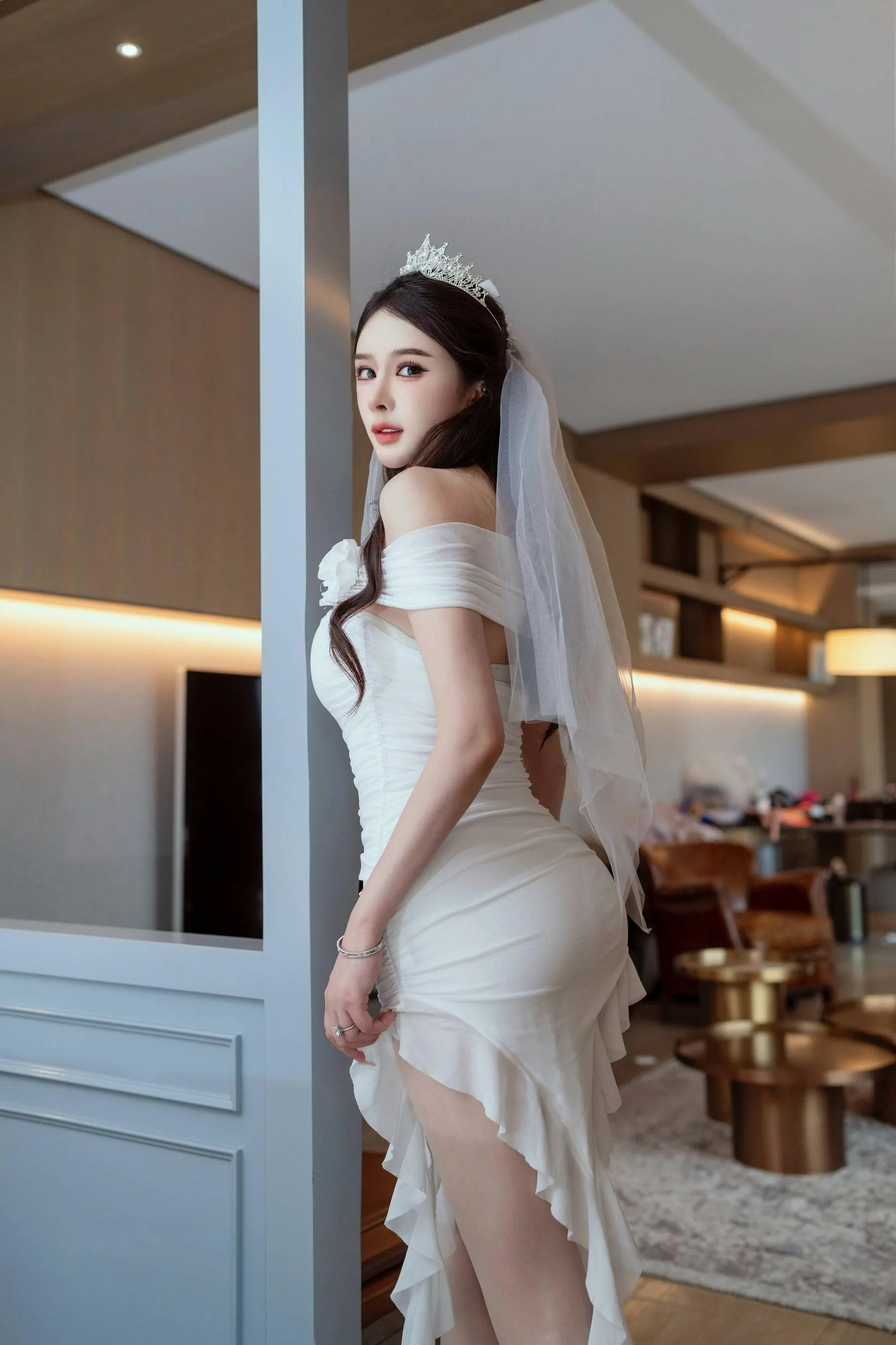 [秀人精选] 李丽莎 诱人私拍福利 在逃公主 第 154 张