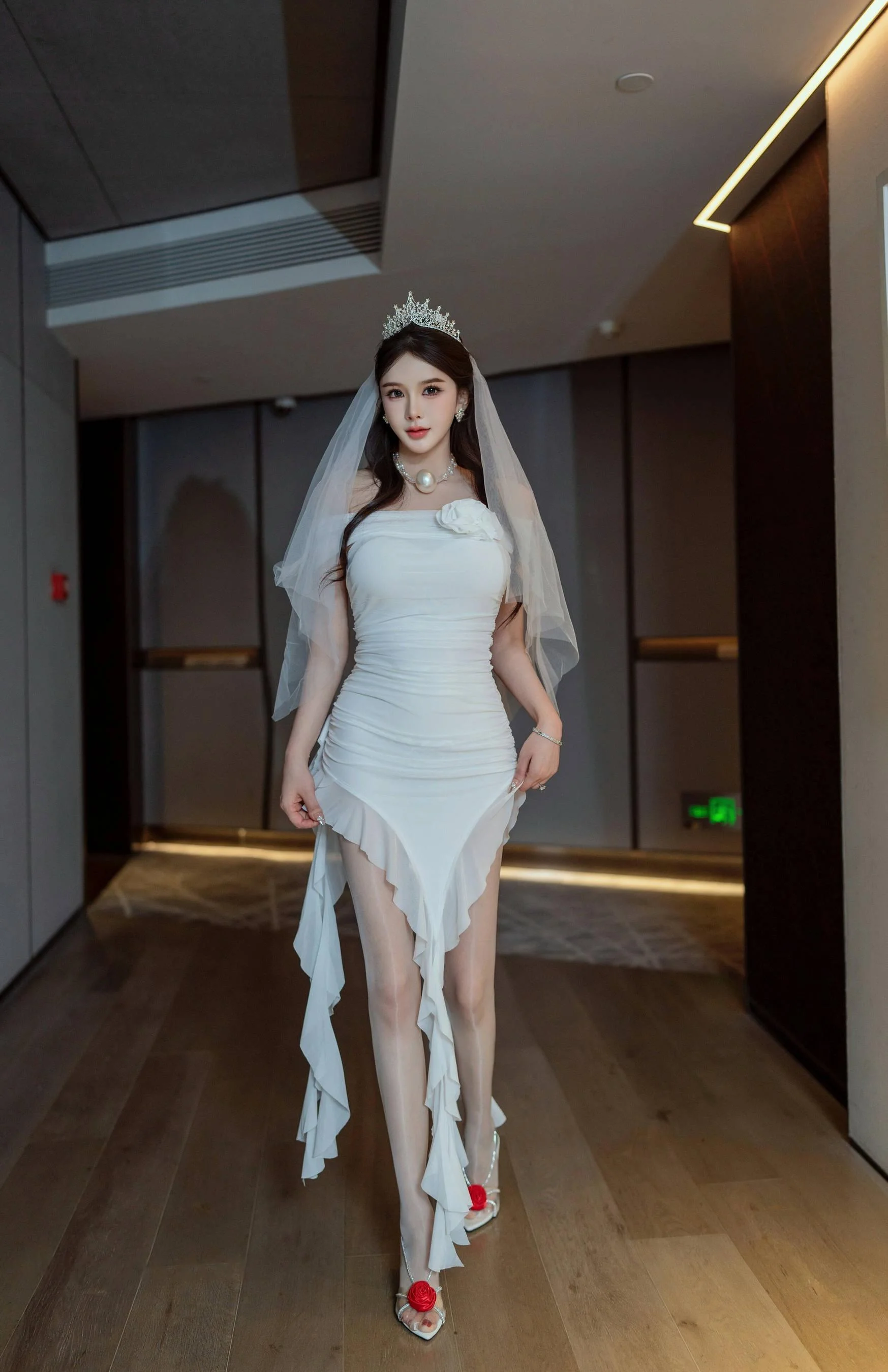 [秀人精选] 李丽莎 诱人私拍福利 在逃公主 第 168 张