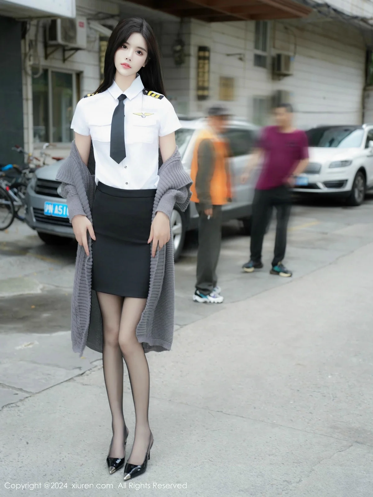 Erikaki性感白色制服露白色内衣配超薄黑丝秀曼妙身姿绝美写真 第 2 张