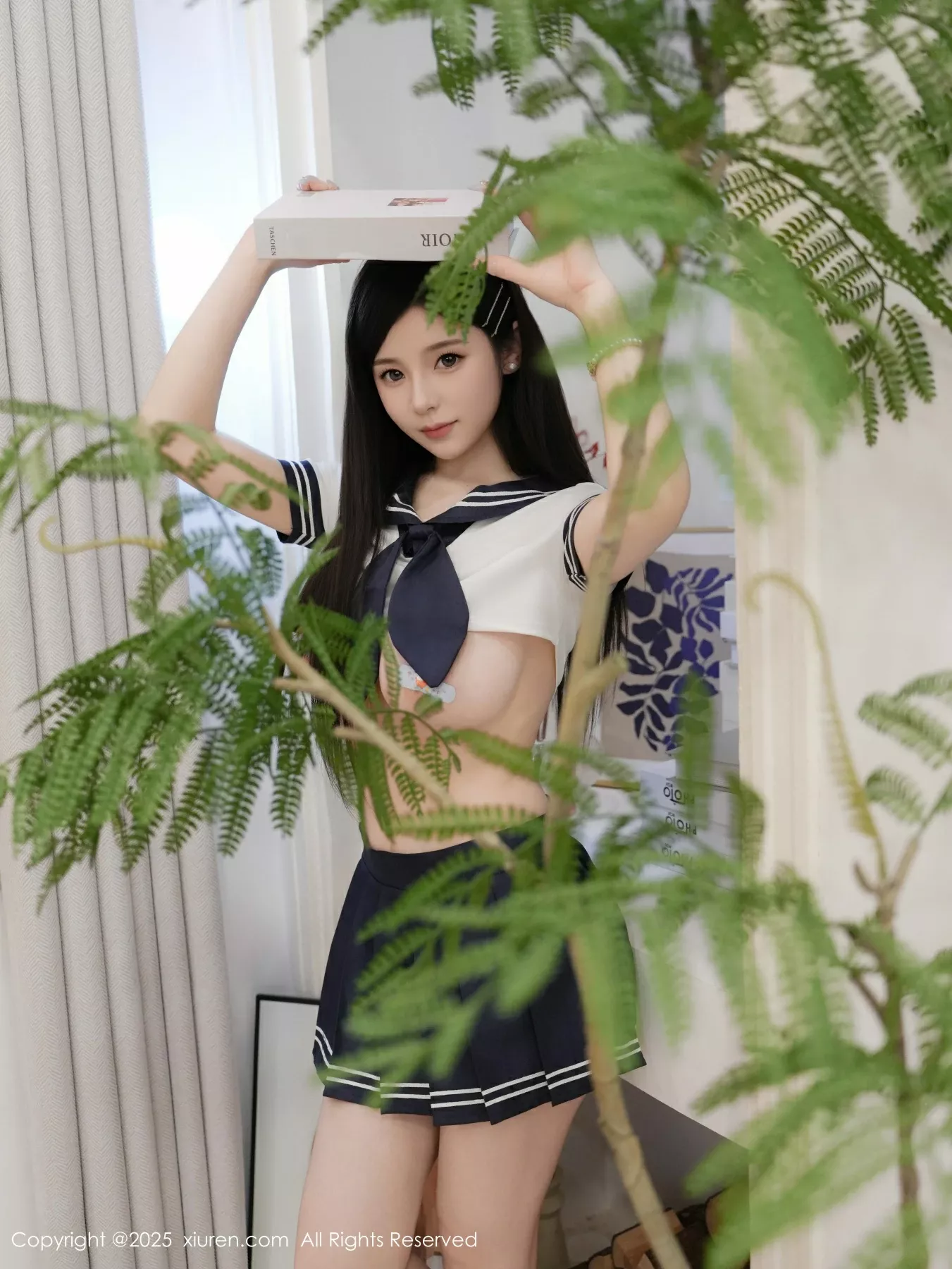 优酱私房性感黑白水手服饰半脱秀凹凸身材惹火绝美写真 第 23 张