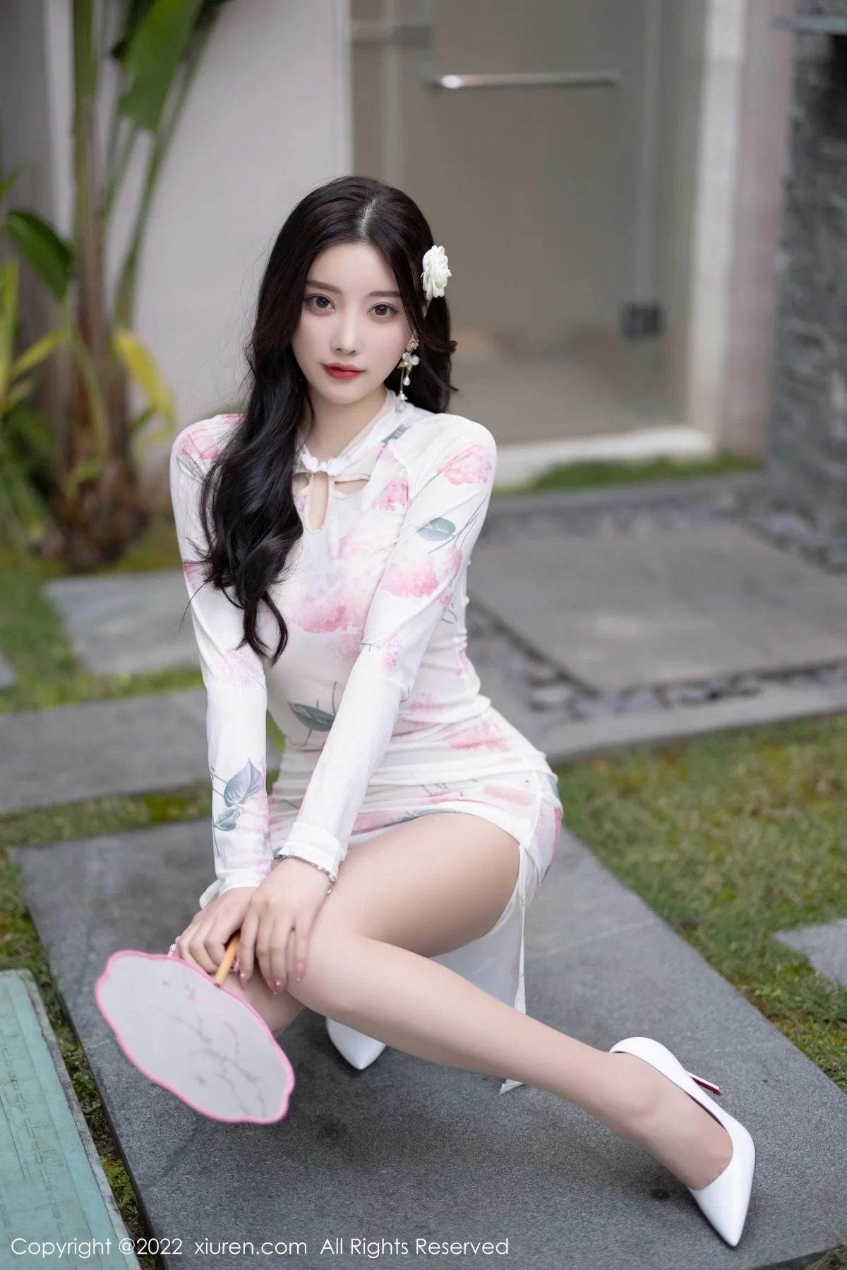 杨晨晨Yome轻透白色旗袍配肉丝秀完美身材迷人绝美写真 第 13 张