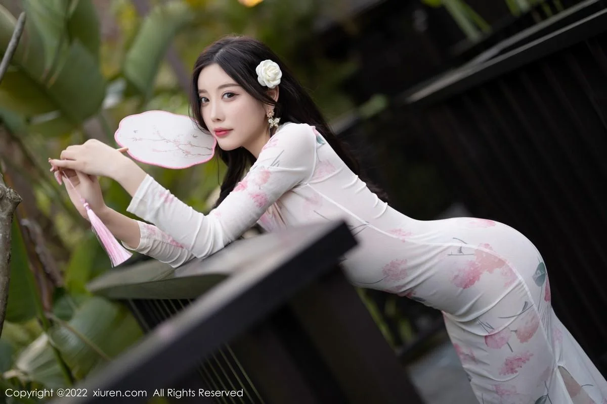 杨晨晨Yome轻透白色旗袍配肉丝秀完美身材迷人绝美写真 第 35 张