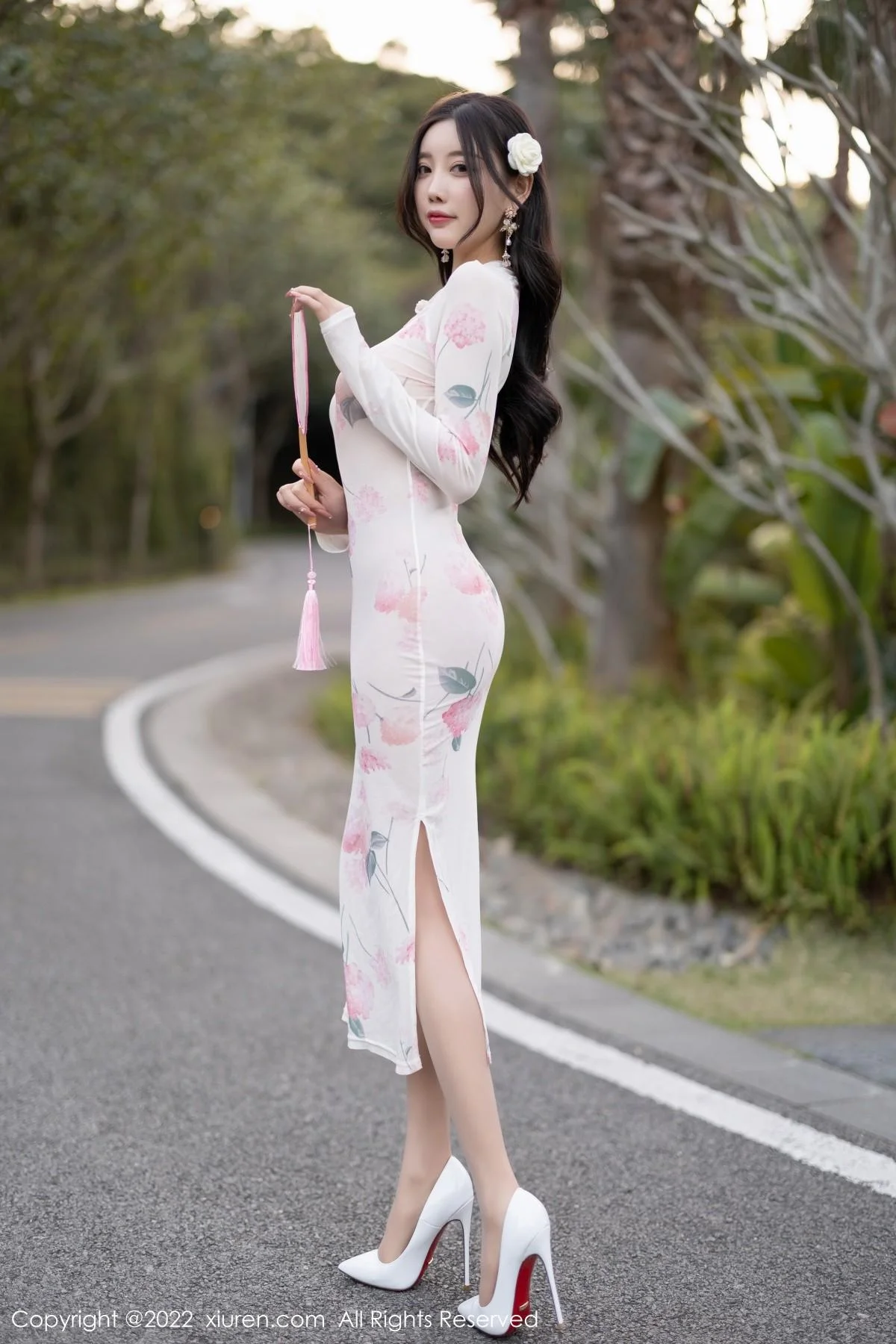 杨晨晨Yome轻透白色旗袍配肉丝秀完美身材迷人绝美写真 第 36 张