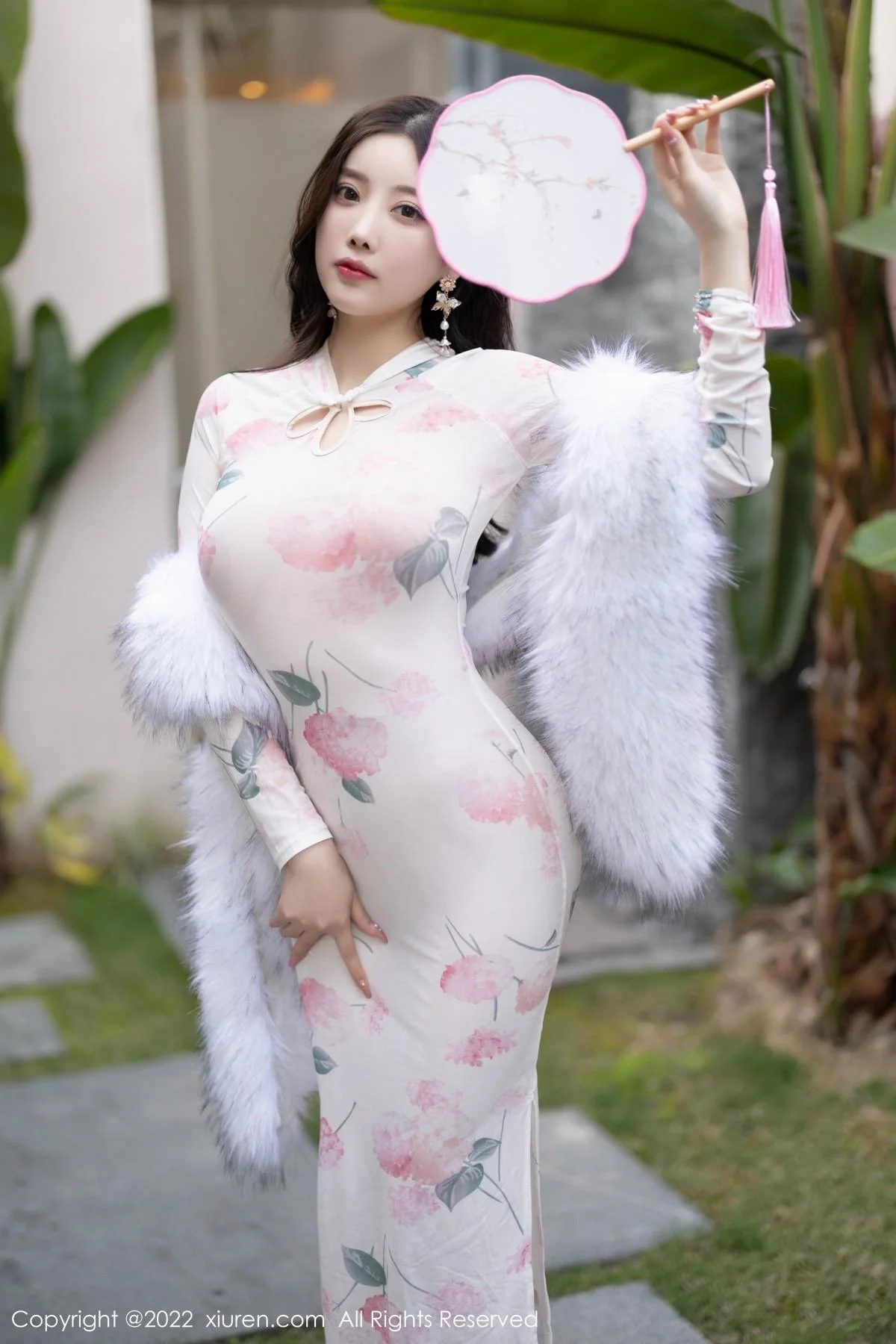 杨晨晨Yome轻透白色旗袍配肉丝秀完美身材迷人绝美写真 第 38 张