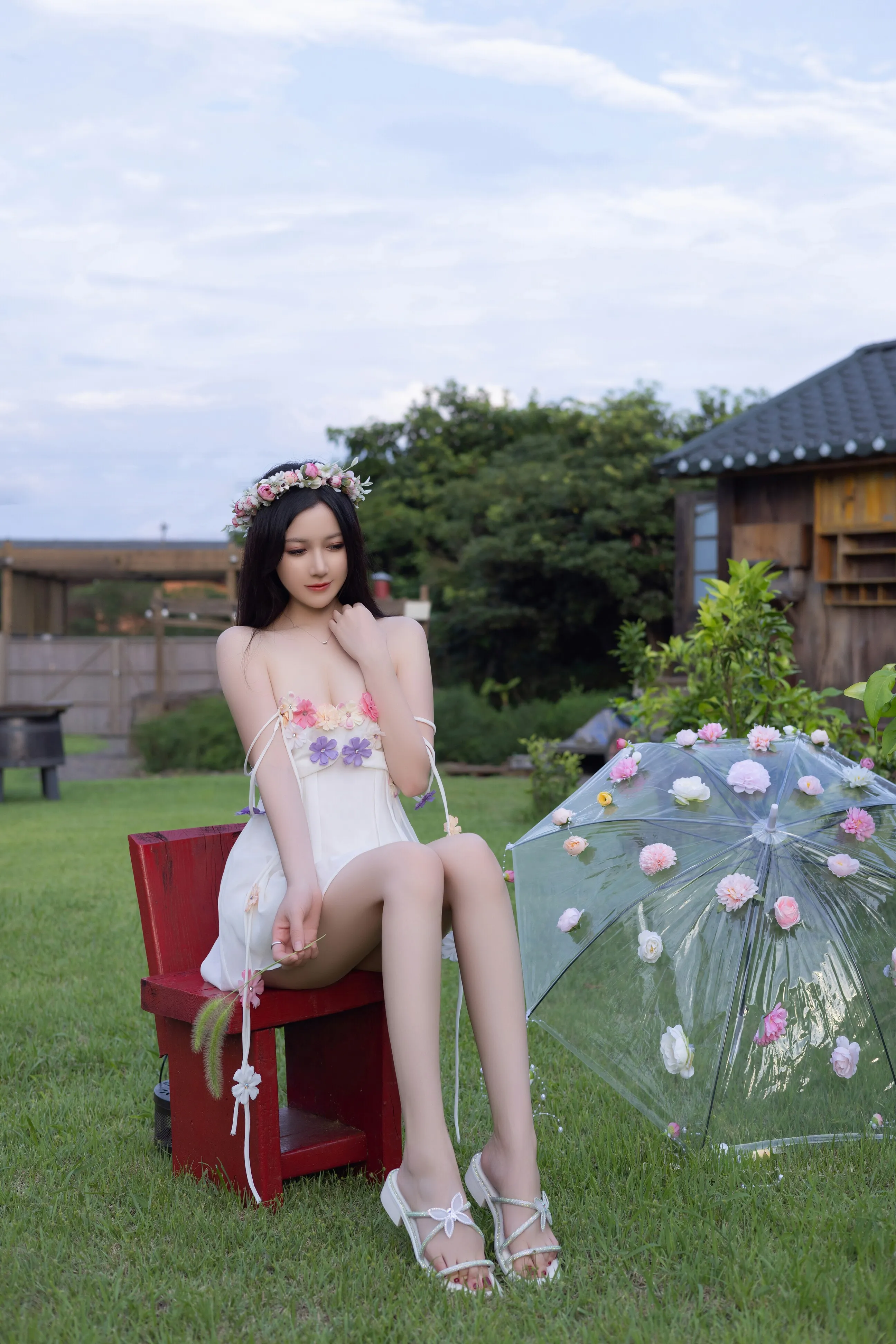 [秀人付费] 鱼子酱Fish 诱人私拍福利 花的伞 第 156 张