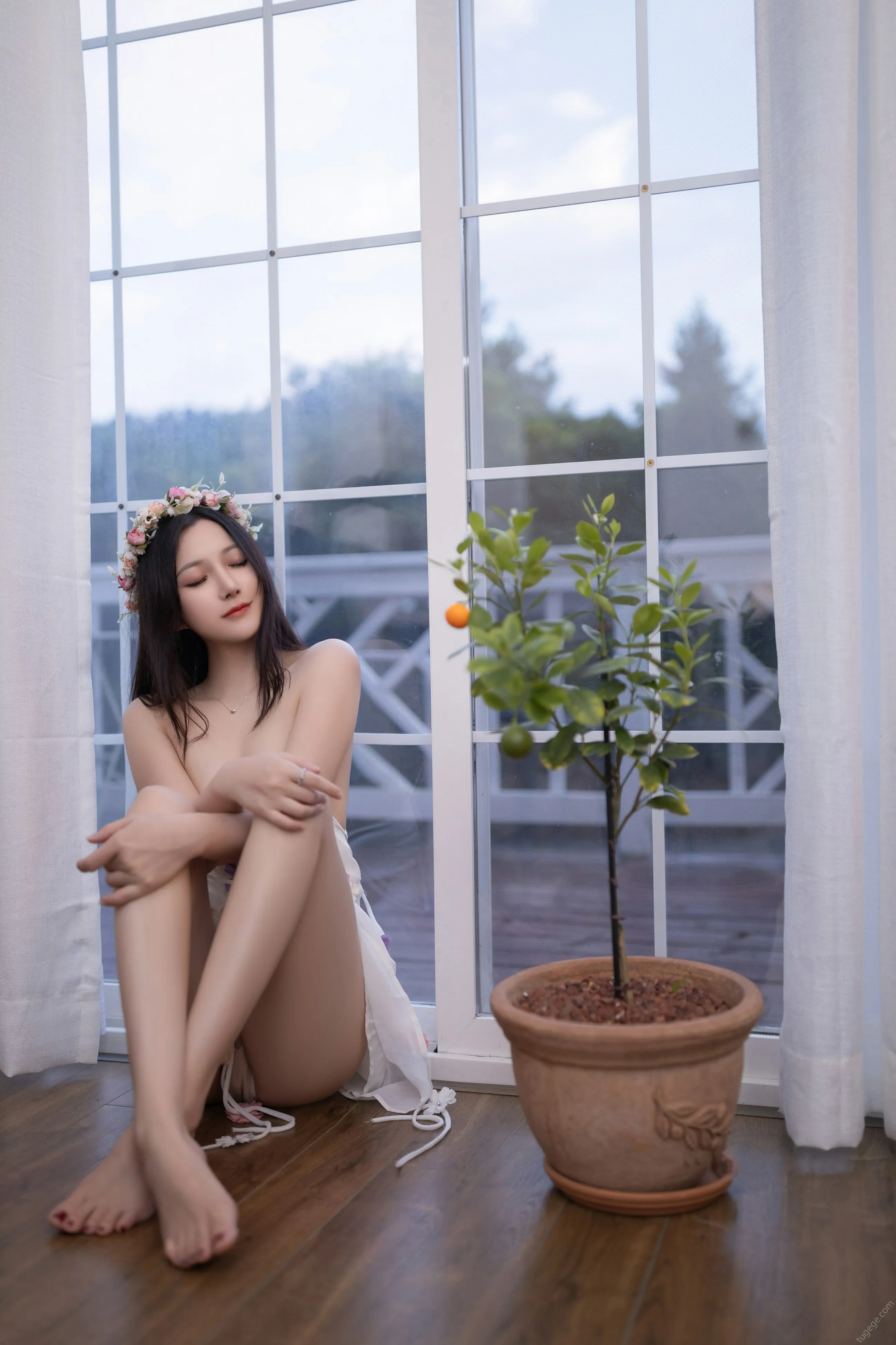 [秀人付费] 鱼子酱Fish 诱人私拍福利 花的伞 第 31 张