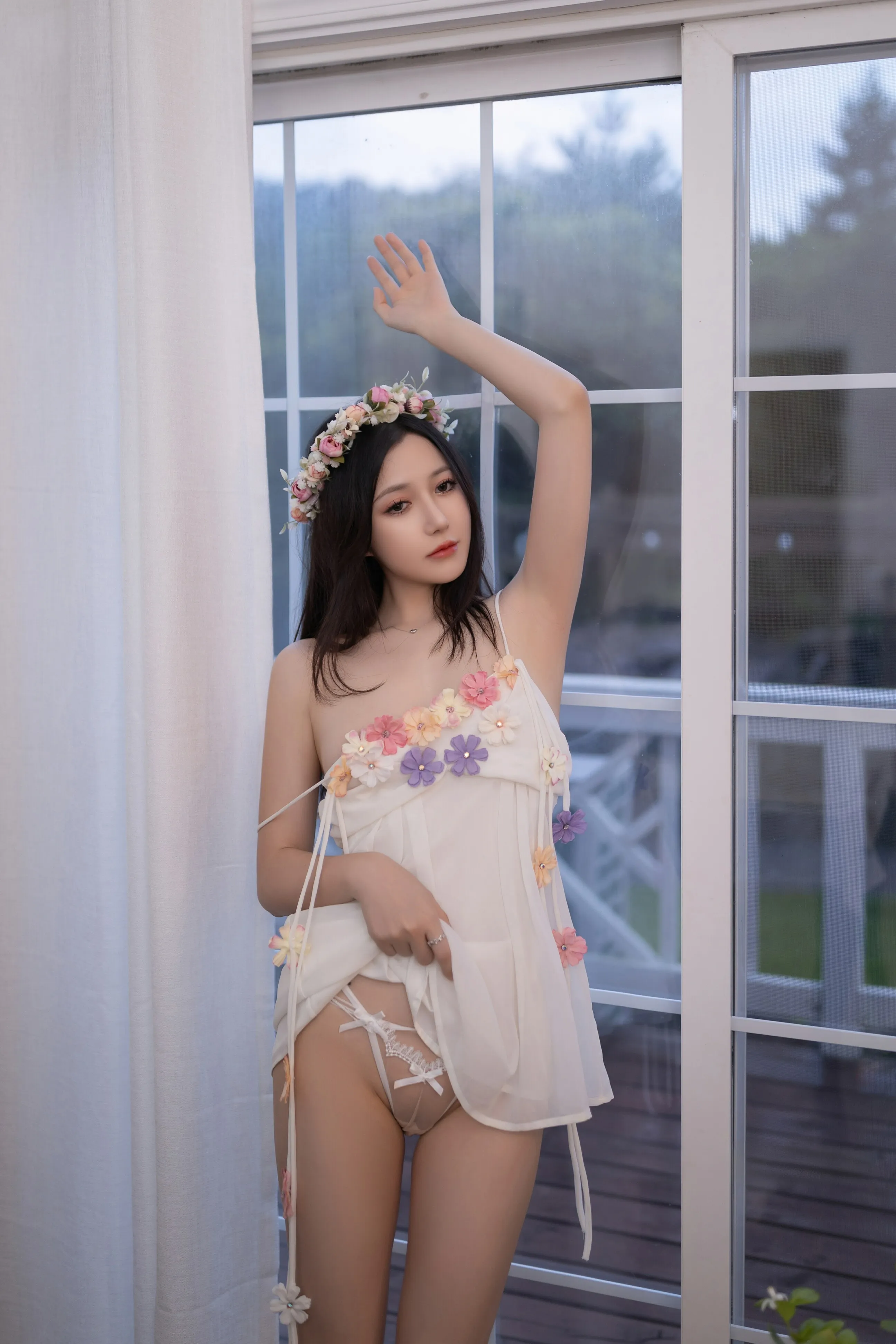 [秀人付费] 鱼子酱Fish 诱人私拍福利 花的伞 第 41 张