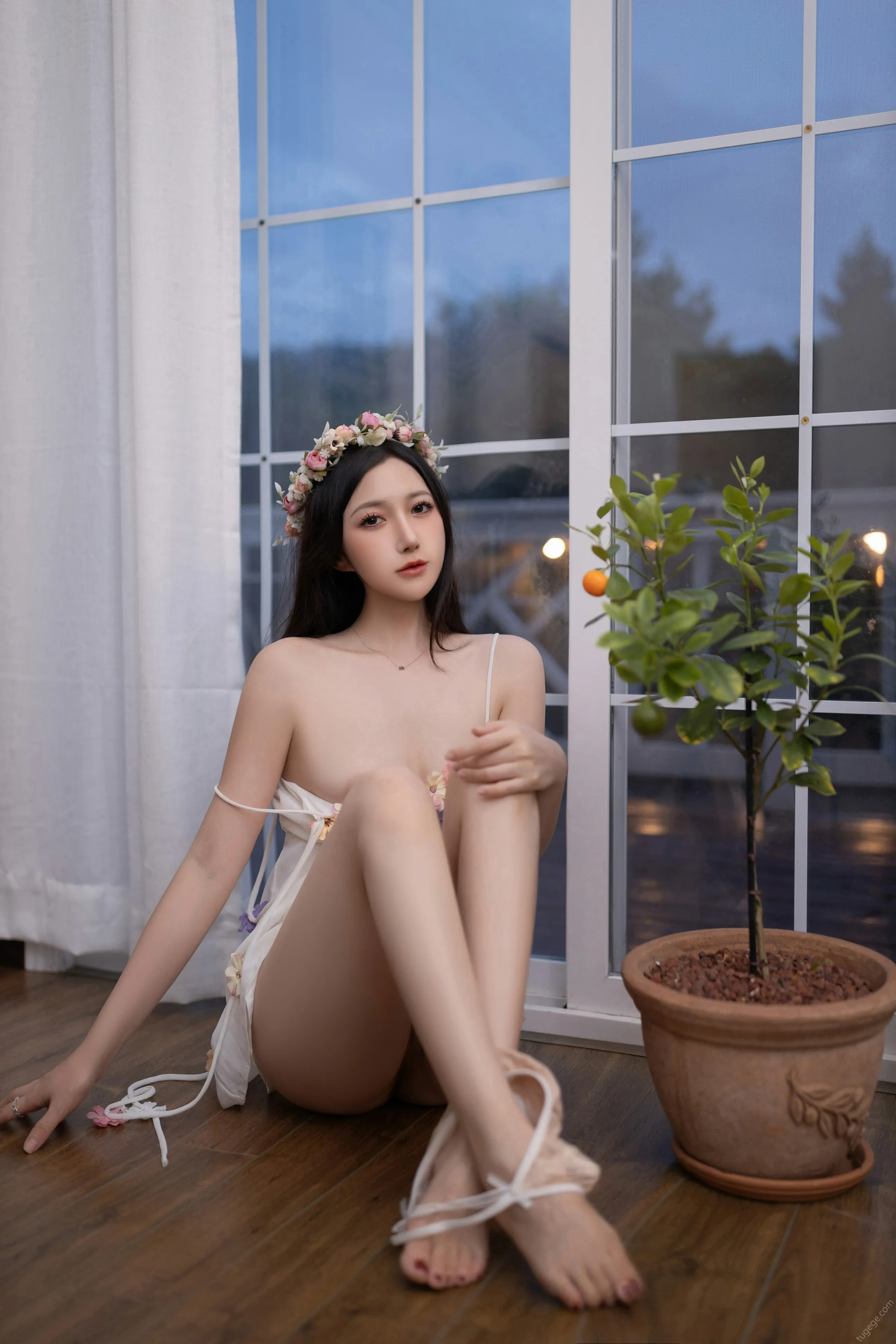 [秀人付费] 鱼子酱Fish 诱人私拍福利 花的伞 第 87 张