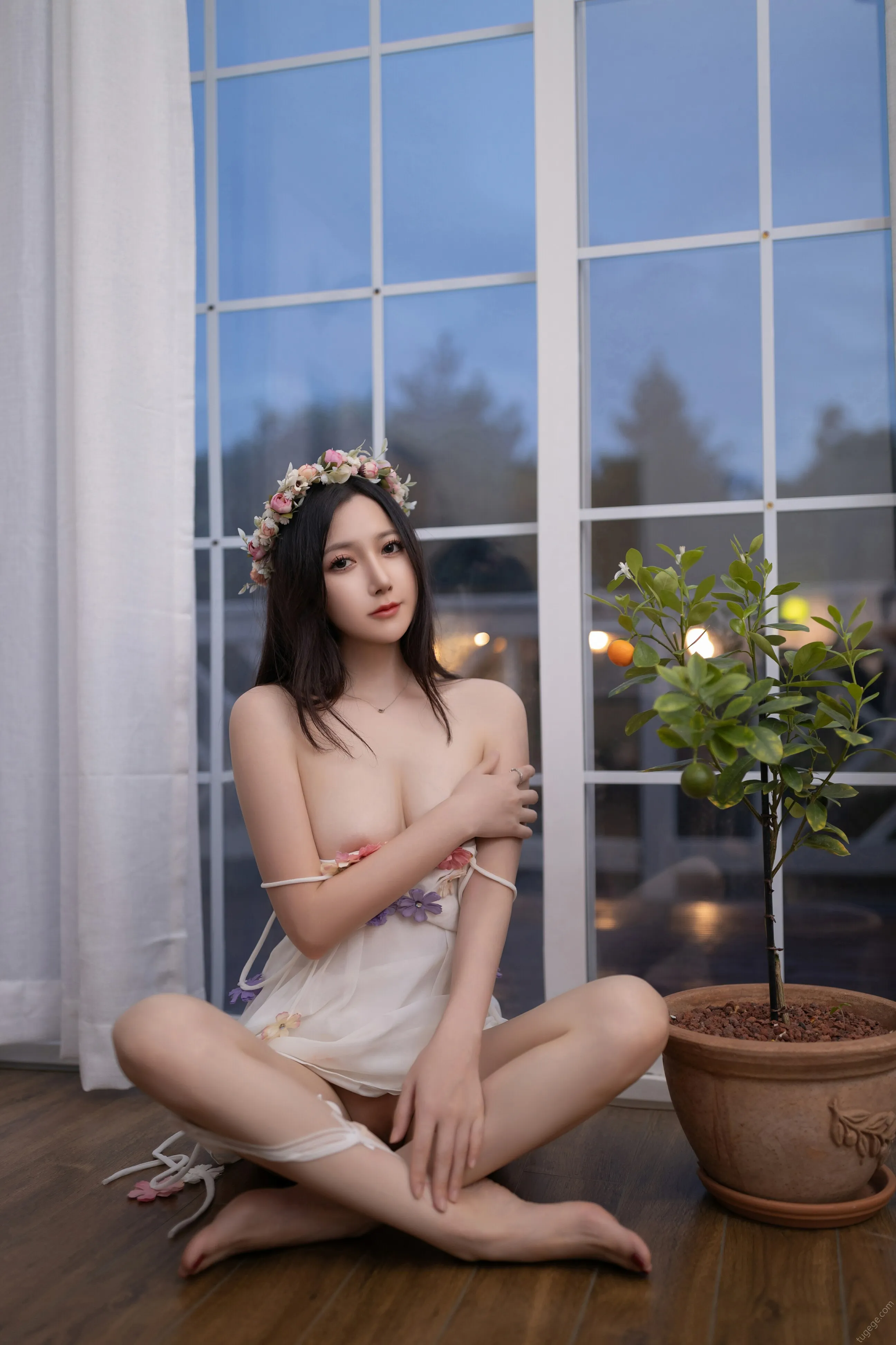 [秀人付费] 鱼子酱Fish 诱人私拍福利 花的伞 第 96 张