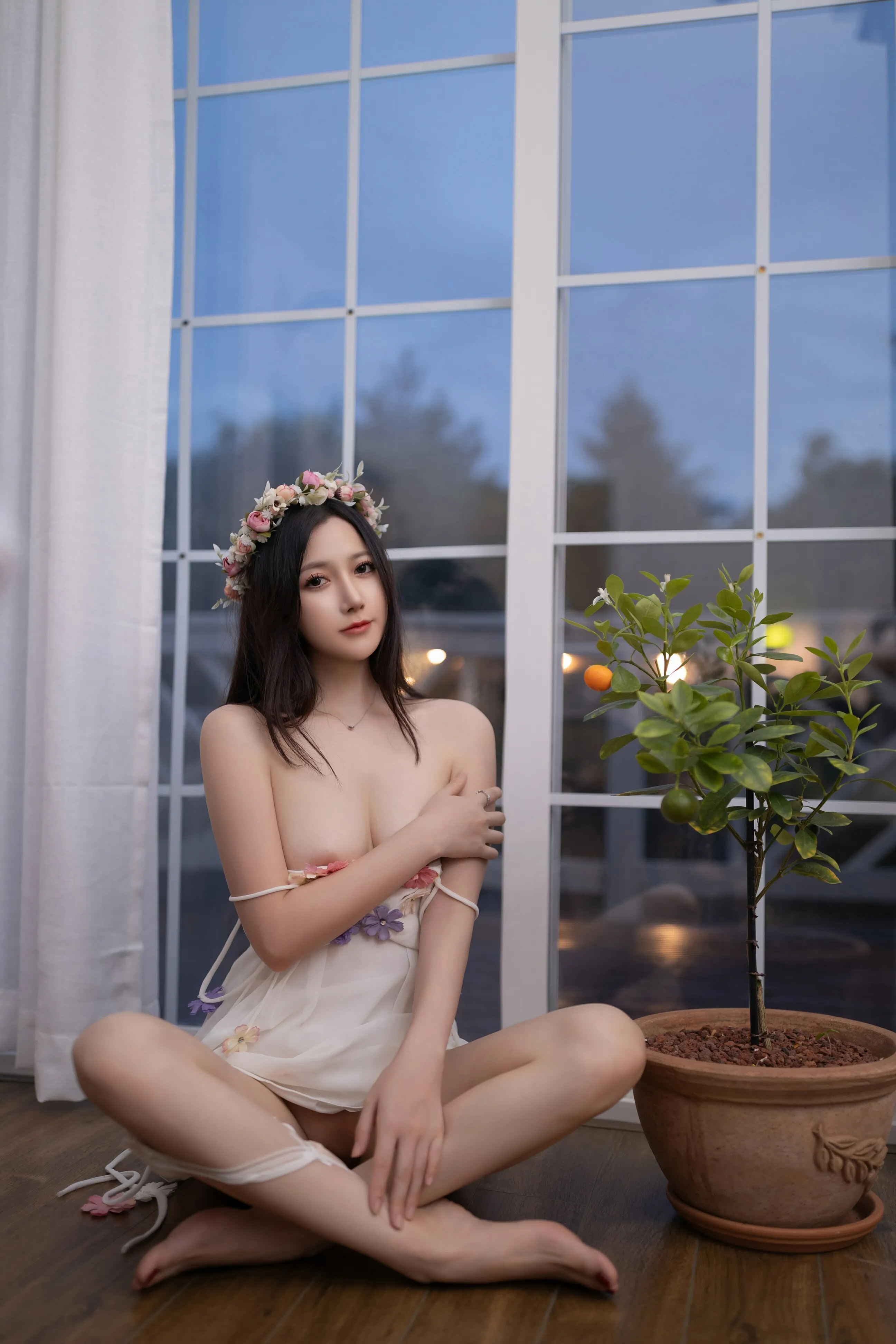 [秀人付费] 鱼子酱Fish 诱人私拍福利 花的伞 第 97 张