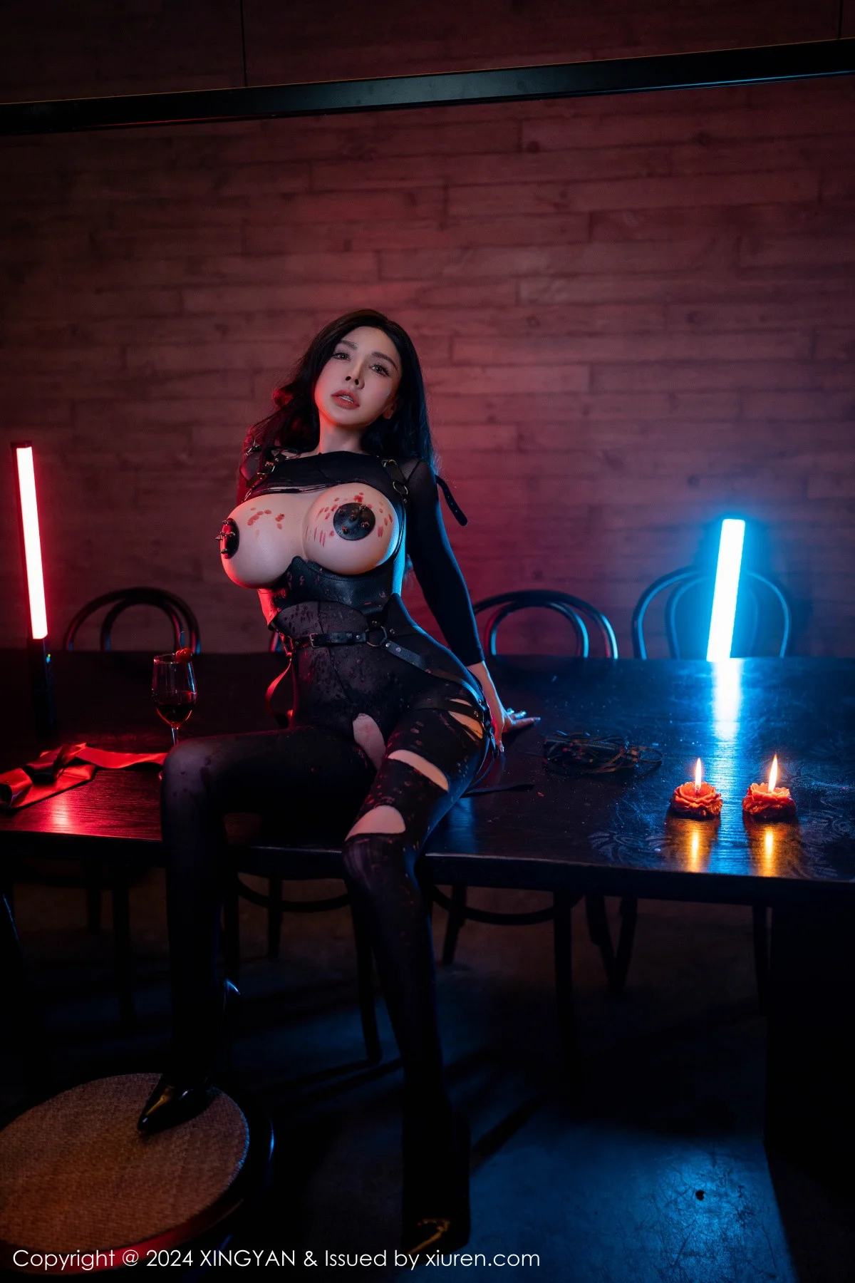 潘思沁性感黑色轻透网纱连体衣秀巨乳肥臀惹火绝美写真 第 69 张