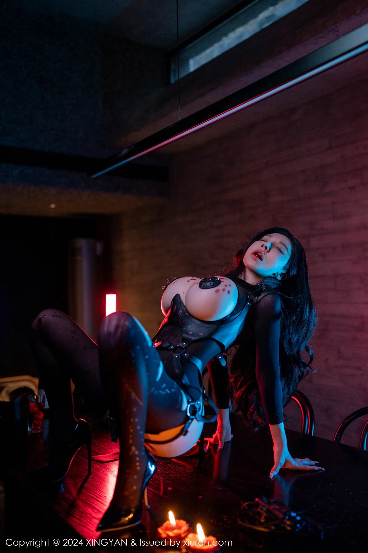 潘思沁性感黑色轻透网纱连体衣秀巨乳肥臀惹火绝美写真 第 88 张