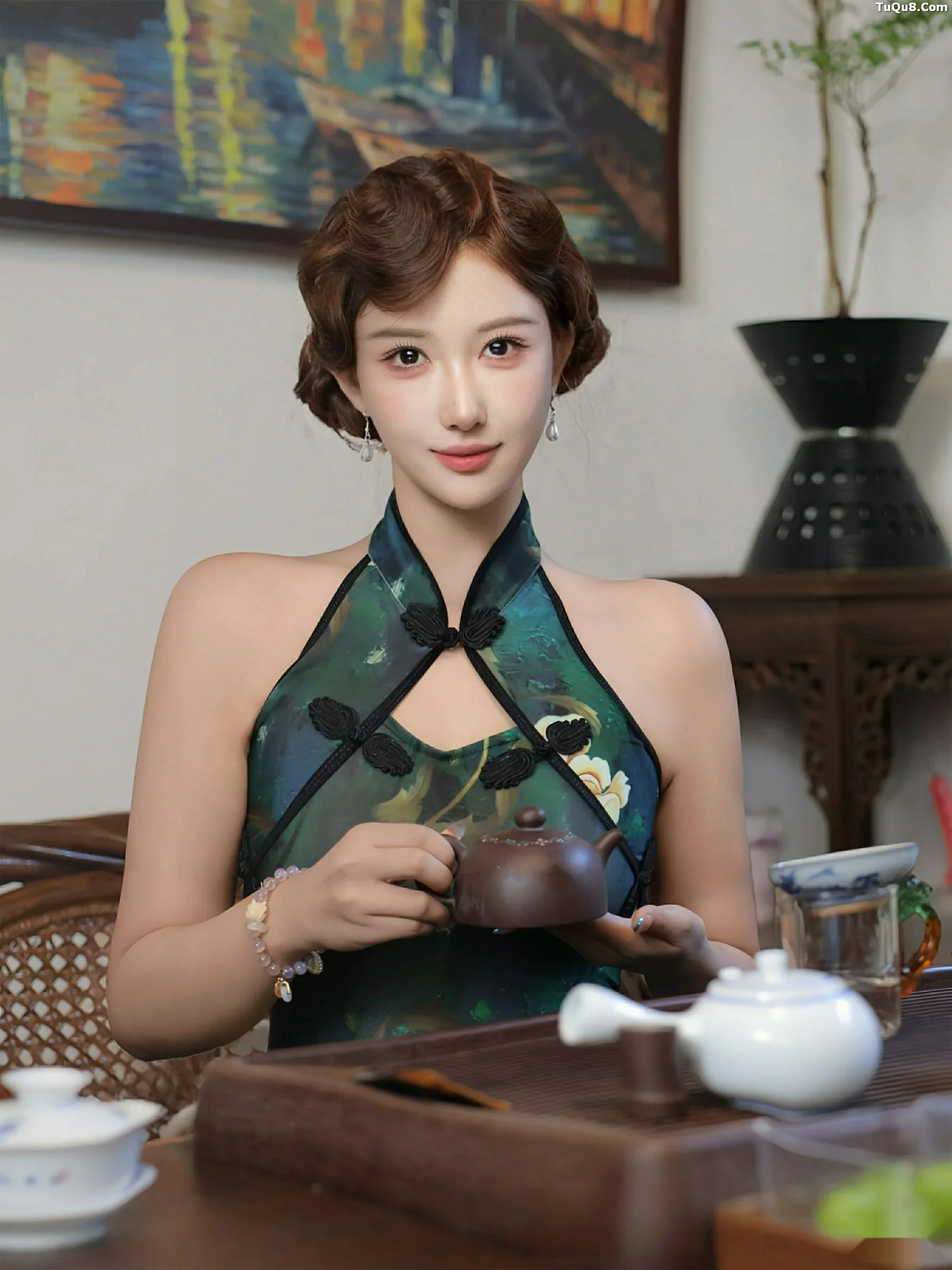 金允希Yuki性感绿色旗袍配超薄肉丝秀丰腴身材迷人绝美写真 第 11 张