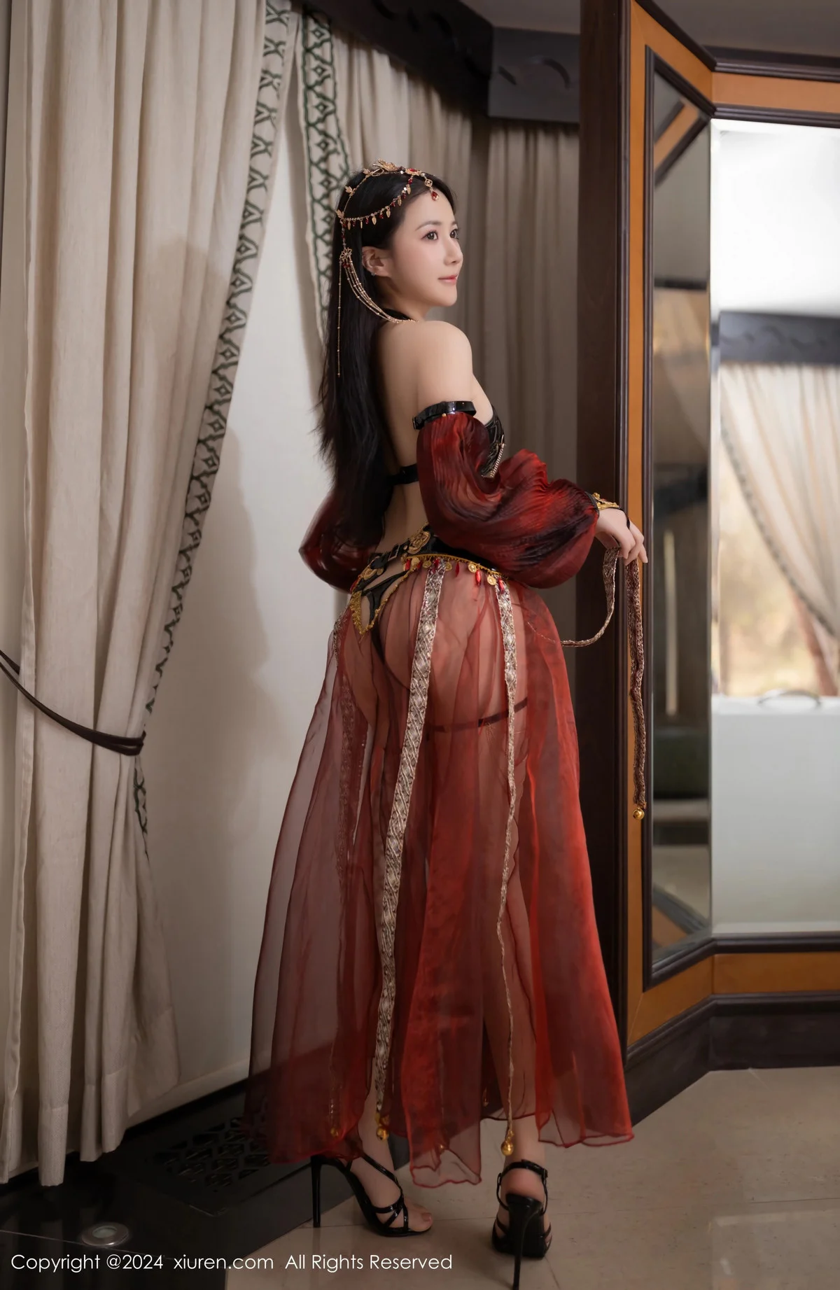 鱼子酱Fish性感舞娘薄纱露黑色情趣内衣秀完美身材绝美写真 第 12 张