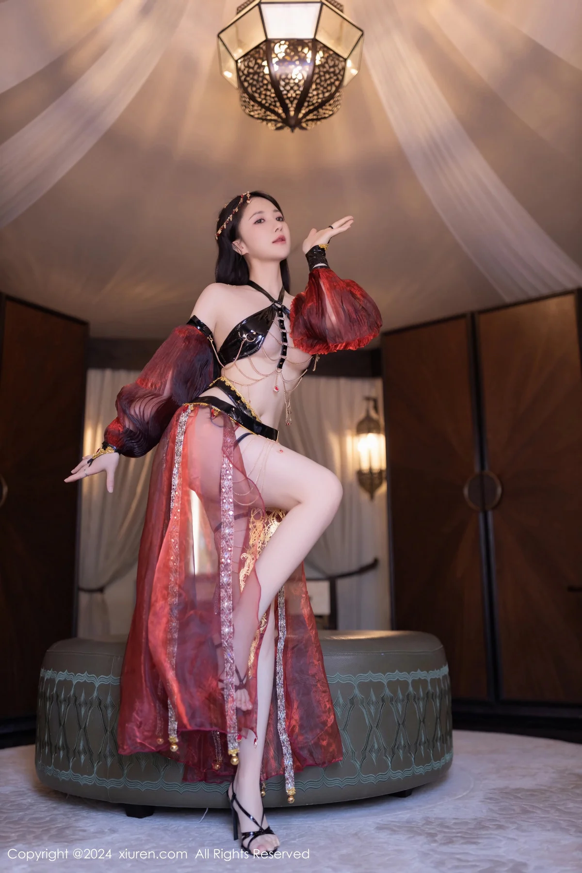 鱼子酱Fish性感舞娘薄纱露黑色情趣内衣秀完美身材绝美写真 第 23 张