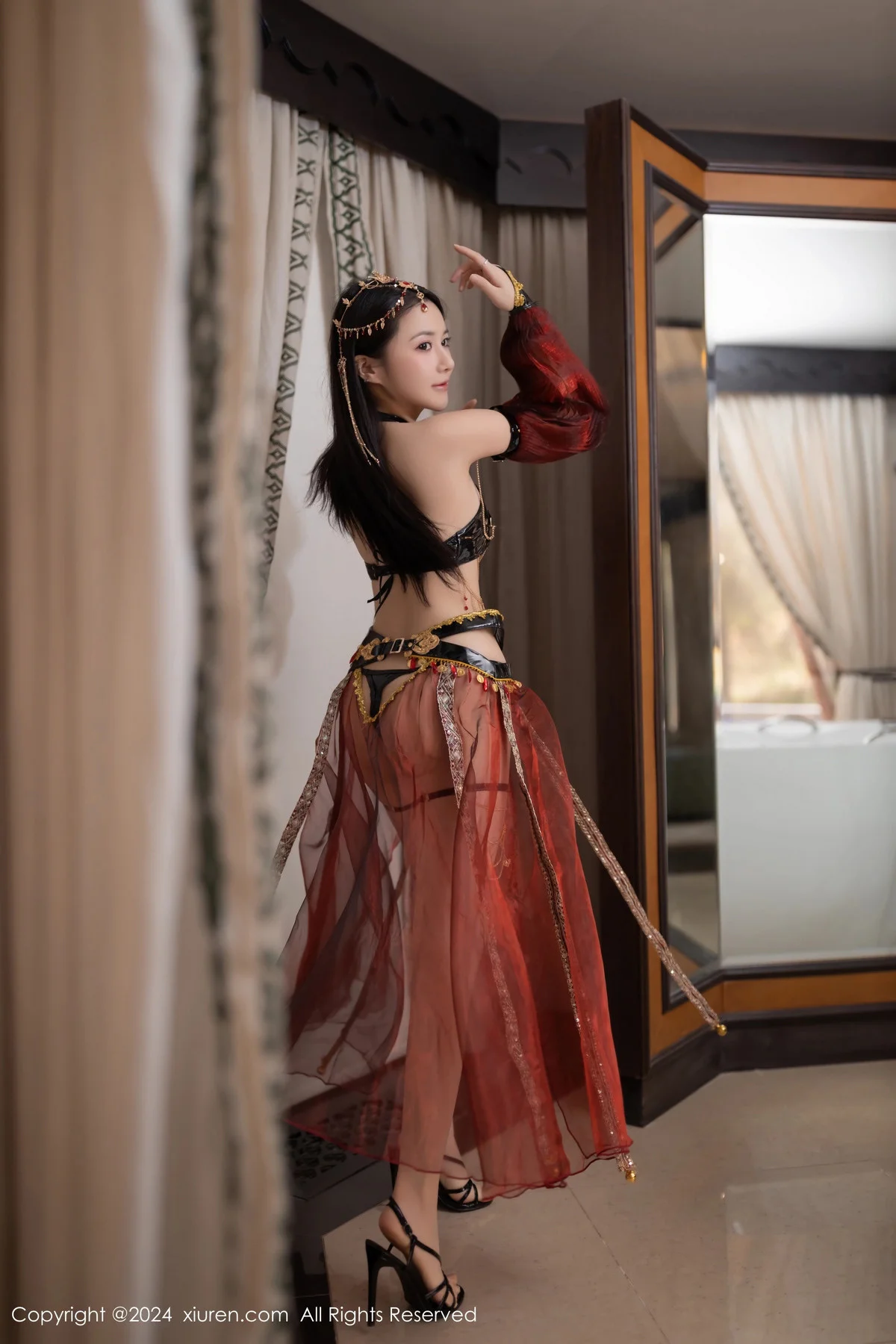 鱼子酱Fish性感舞娘薄纱露黑色情趣内衣秀完美身材绝美写真 第 7 张