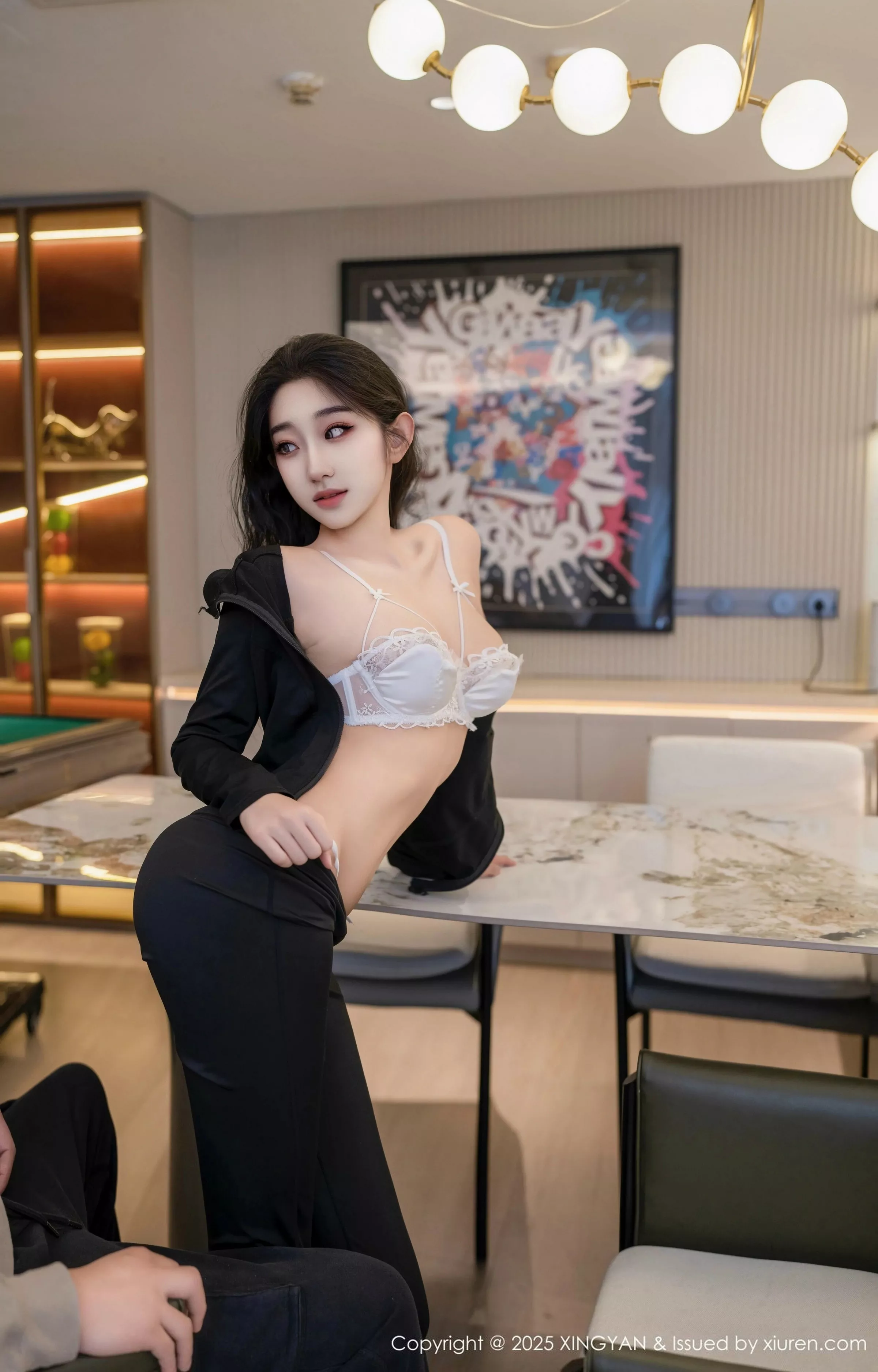星冉性感黑色外套露白色内衣秀曼妙身姿撩人绝美写真 第 39 张