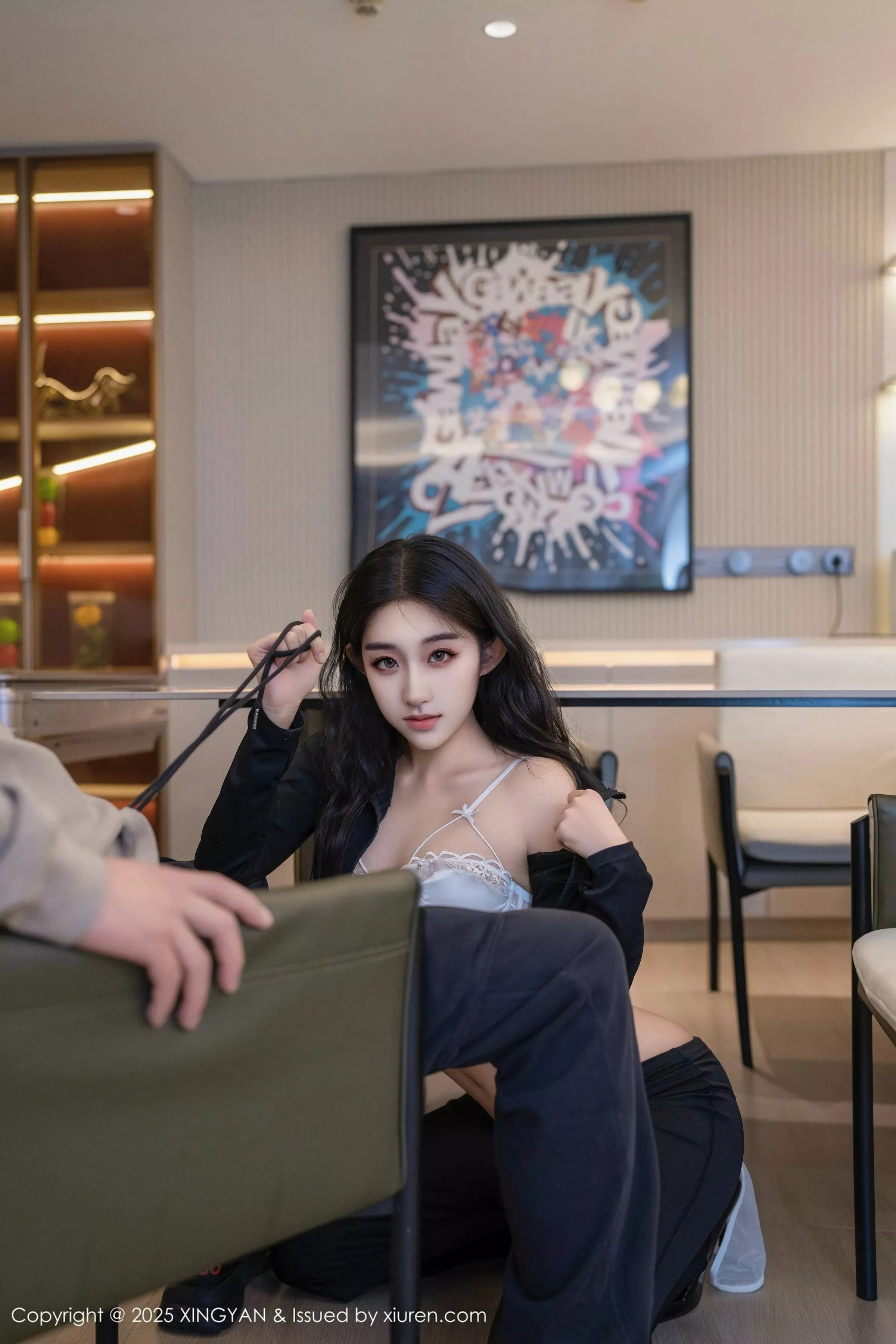 星冉性感黑色外套露白色内衣秀曼妙身姿撩人绝美写真 第 67 张