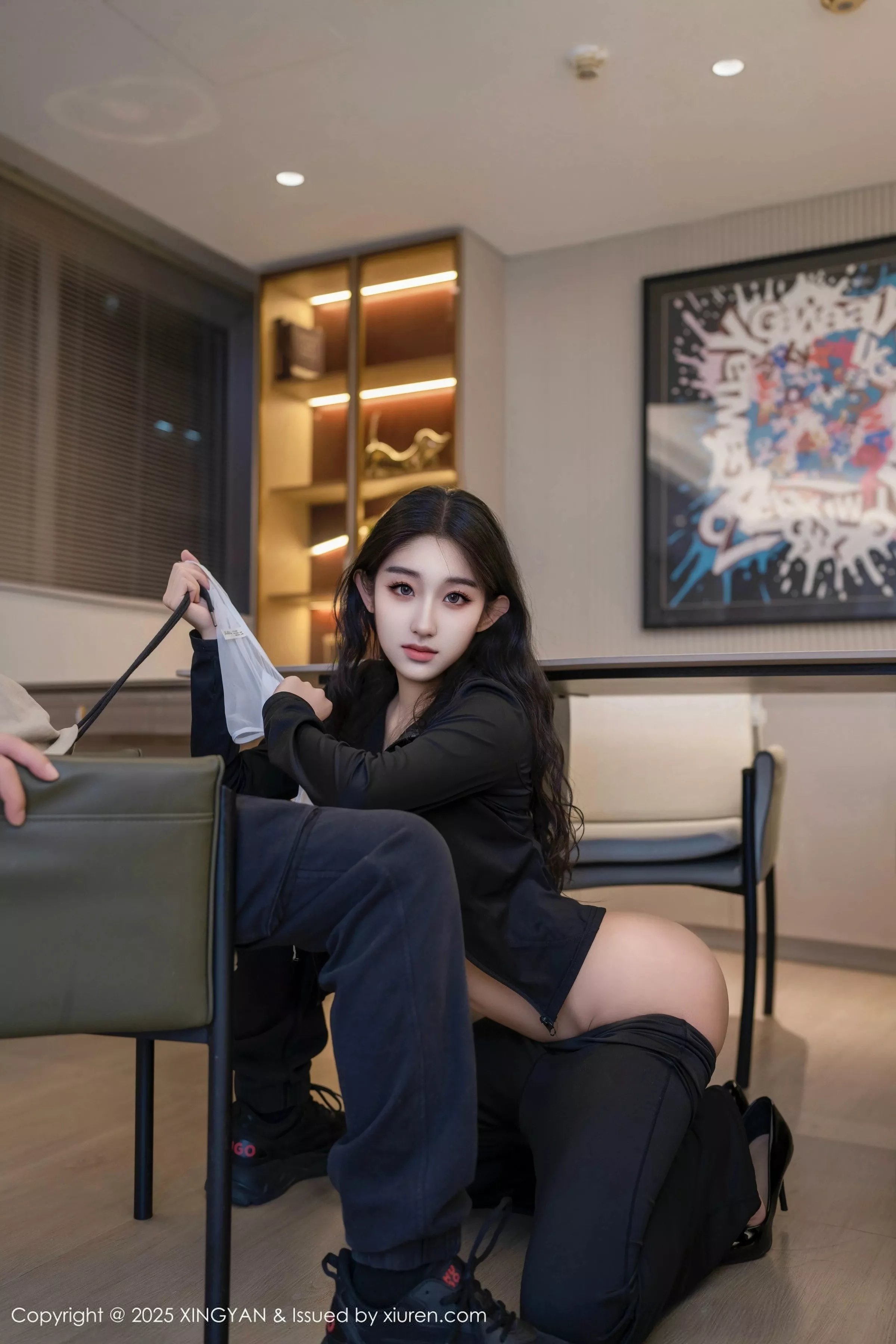 星冉性感黑色外套露白色内衣秀曼妙身姿撩人绝美写真 第 84 张