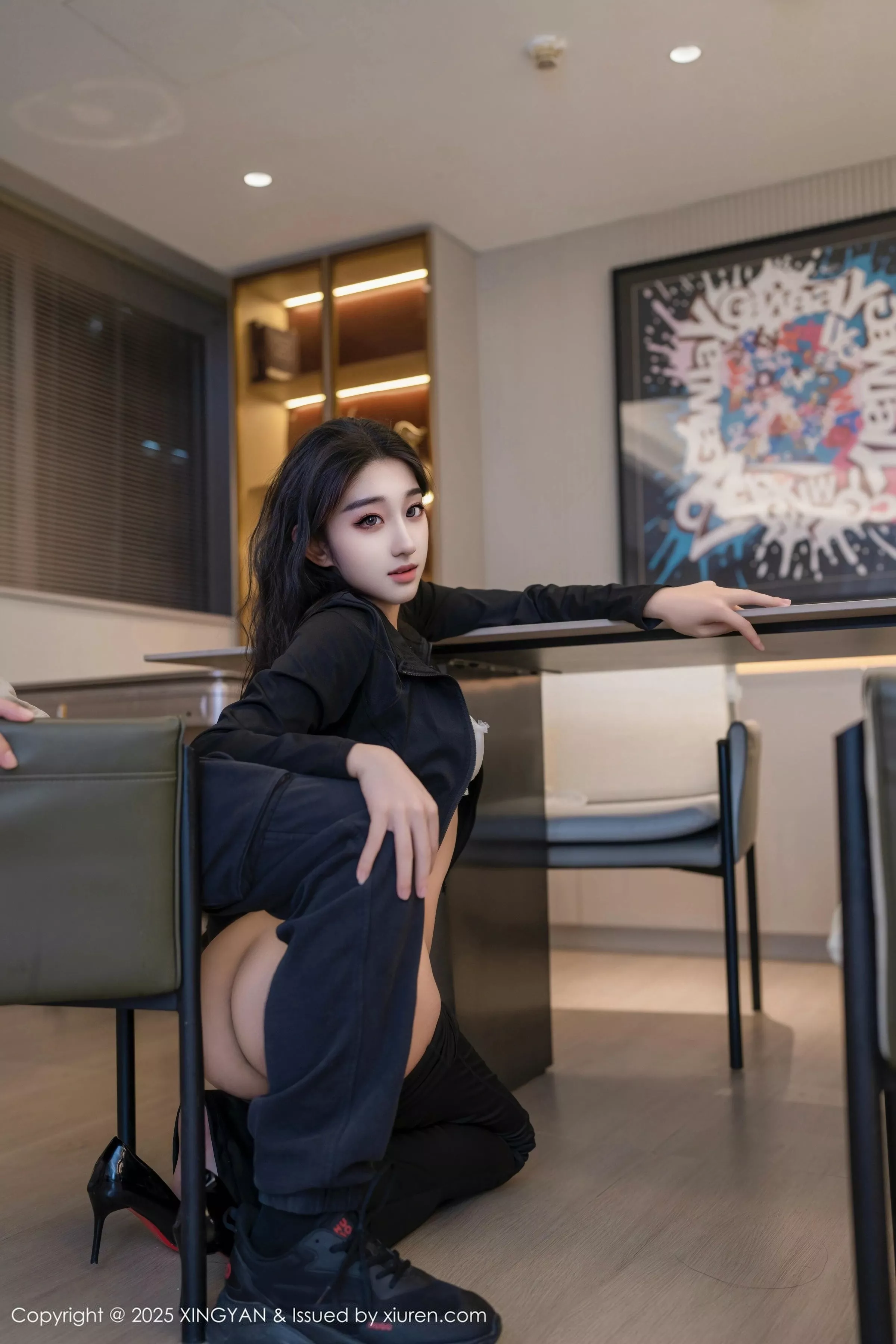 星冉性感黑色外套露白色内衣秀曼妙身姿撩人绝美写真 第 94 张