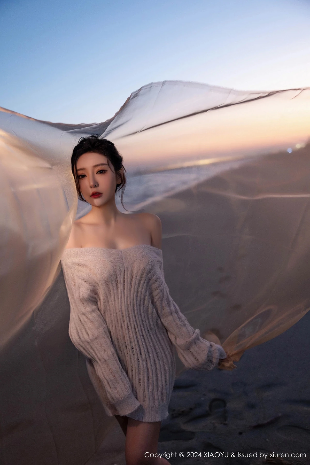 王馨瑶yanni性感黑色情趣内衣配黑丝袜秀完美身材绝美写真 第 12 张