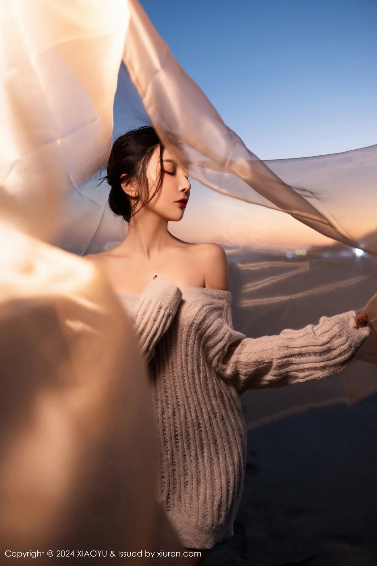 王馨瑶yanni性感黑色情趣内衣配黑丝袜秀完美身材绝美写真 第 18 张