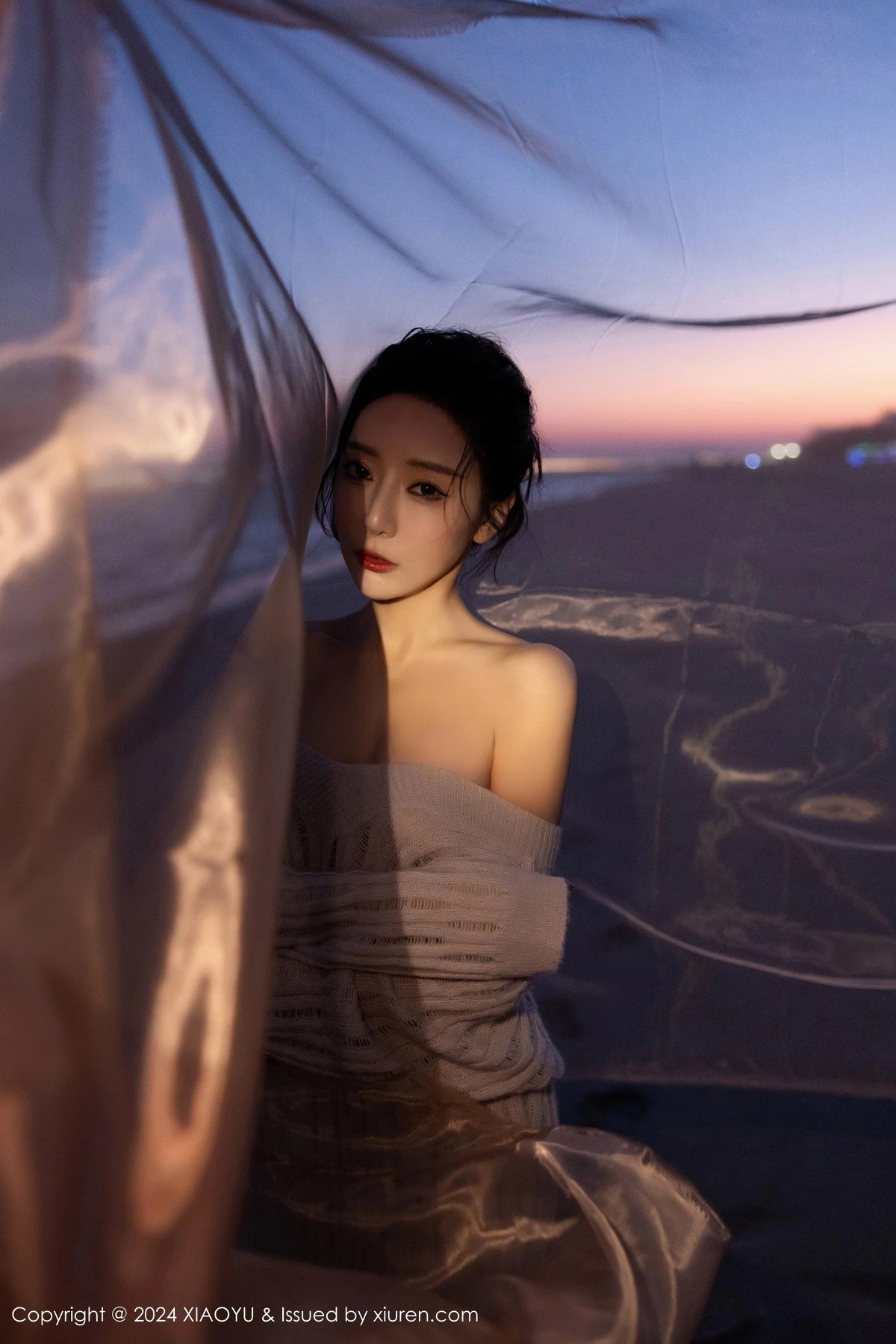 王馨瑶yanni性感黑色情趣内衣配黑丝袜秀完美身材绝美写真 第 22 张