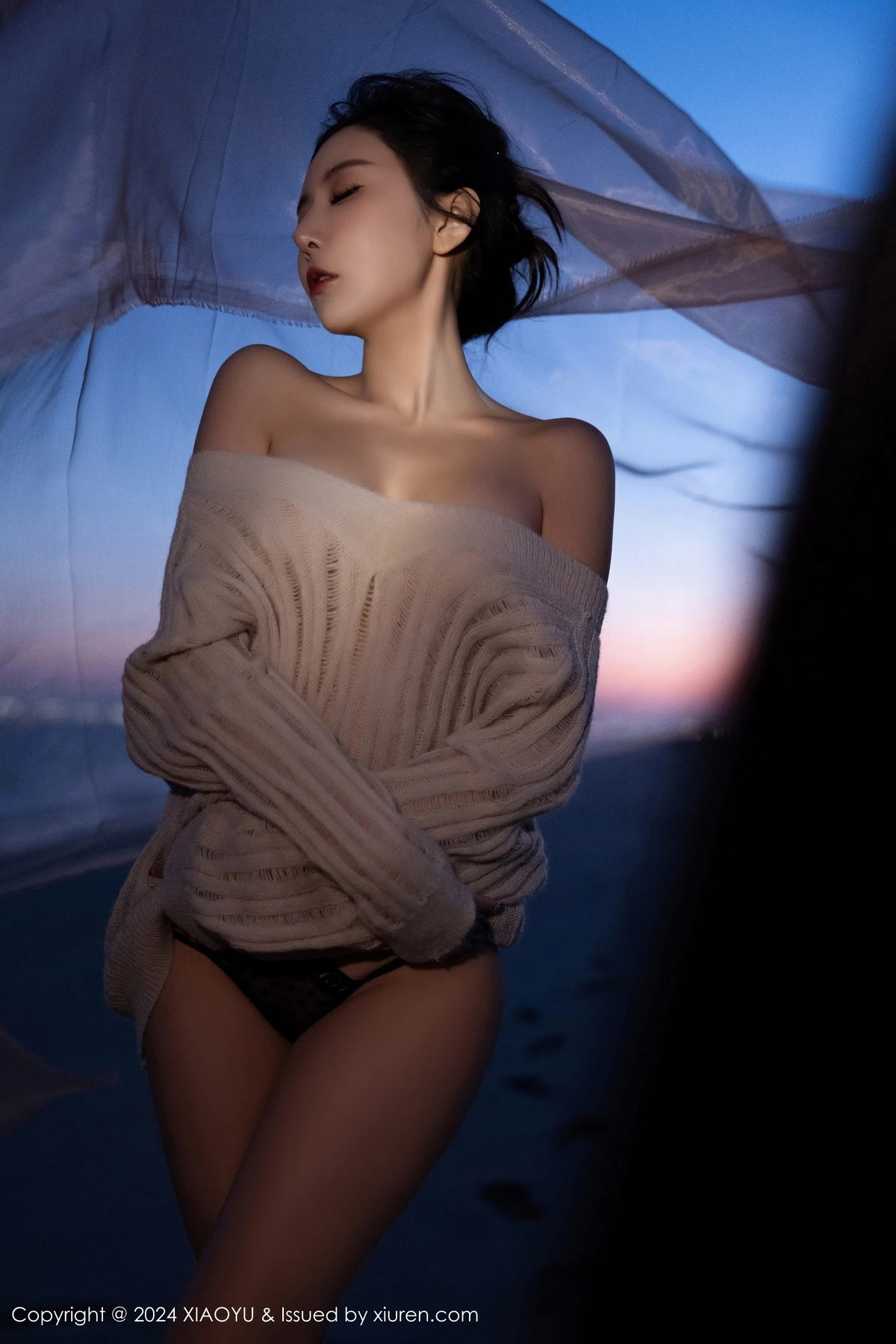 王馨瑶yanni性感黑色情趣内衣配黑丝袜秀完美身材绝美写真 第 30 张