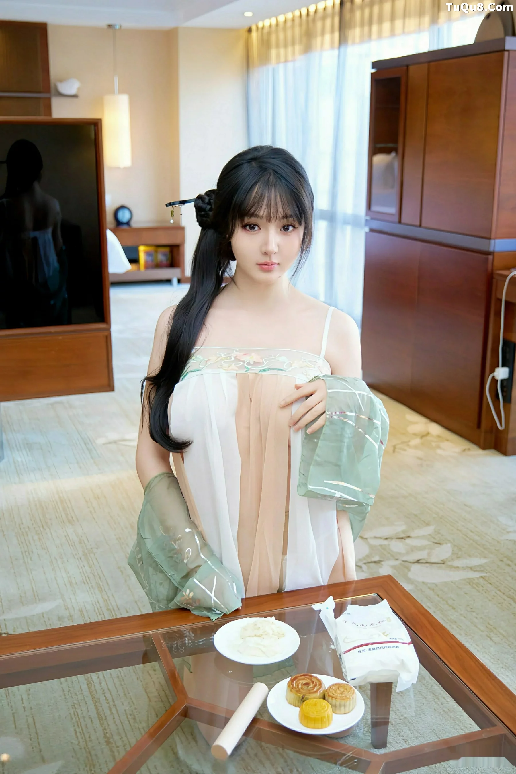 沈南汐RuRu性感浅色古风服饰配超薄肉丝秀美腿绝美写真 第 4 张