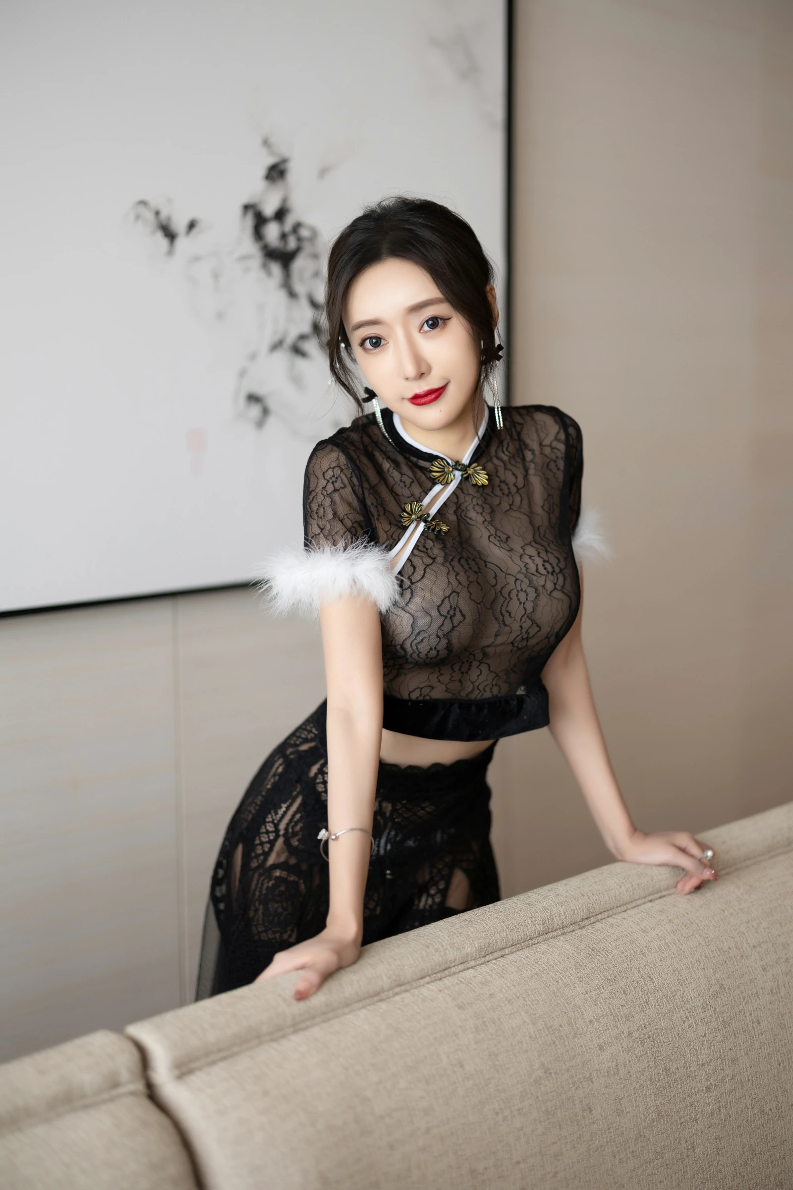 [秀人付费] 王馨瑶Yanni 诱人私拍福利 黑色网纱旗袍 第 2 张