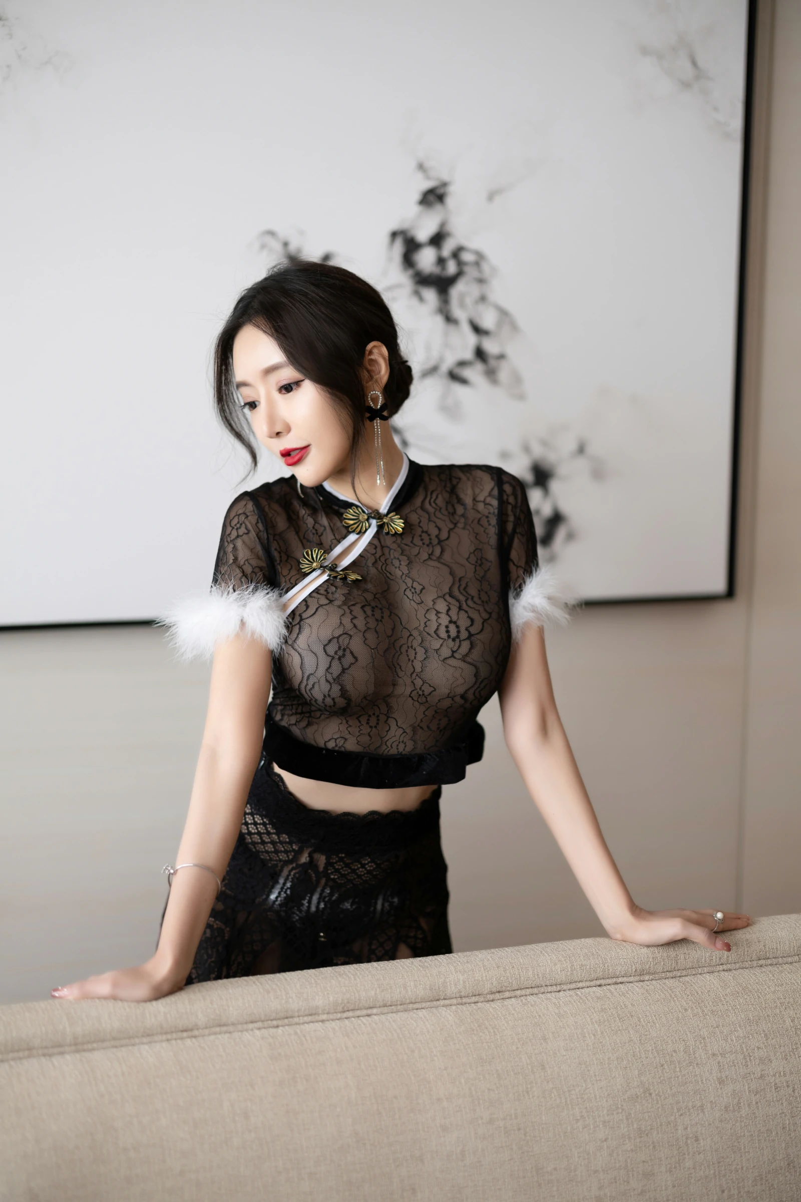 [秀人付费] 王馨瑶Yanni 诱人私拍福利 黑色网纱旗袍 第 3 张