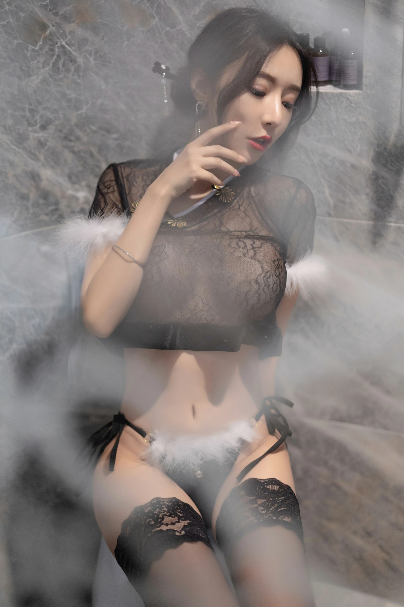 [秀人付费] 王馨瑶Yanni 诱人私拍福利 黑色网纱旗袍 第 34 张