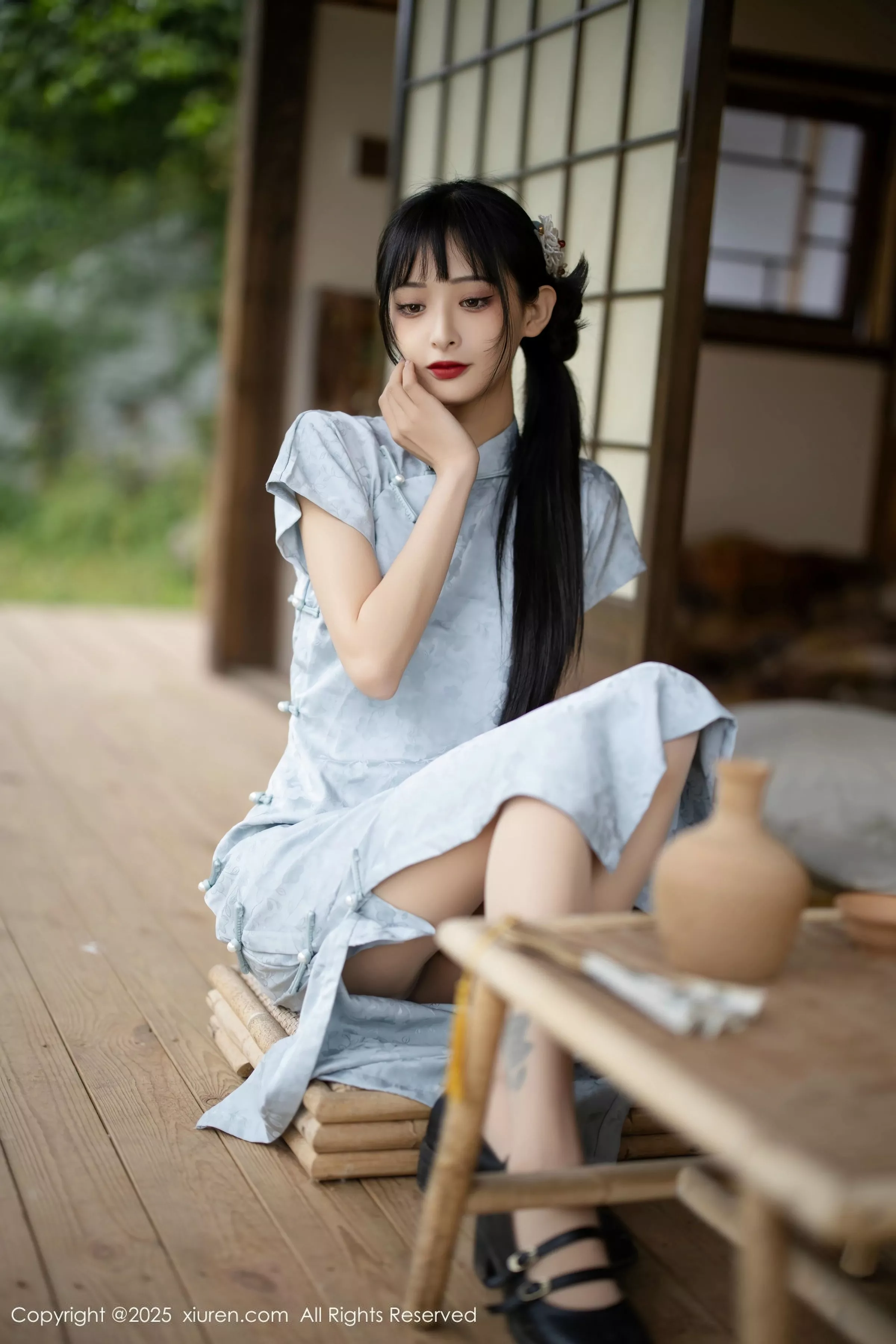 茂木希子日式旗袍露白色内衣配肉丝袜秀完美曲线绝美写真 第 1 张