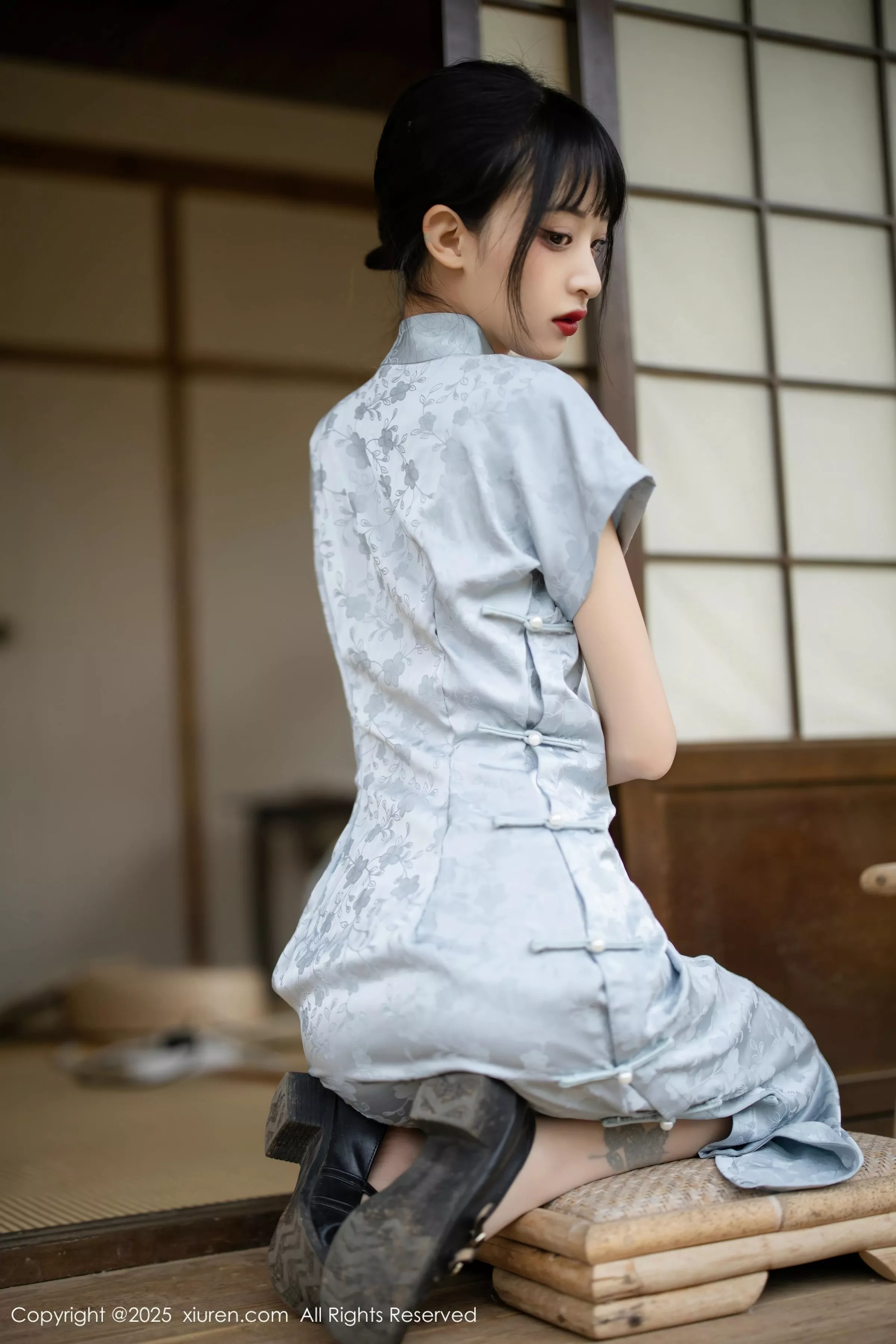 茂木希子日式旗袍露白色内衣配肉丝袜秀完美曲线绝美写真 第 38 张