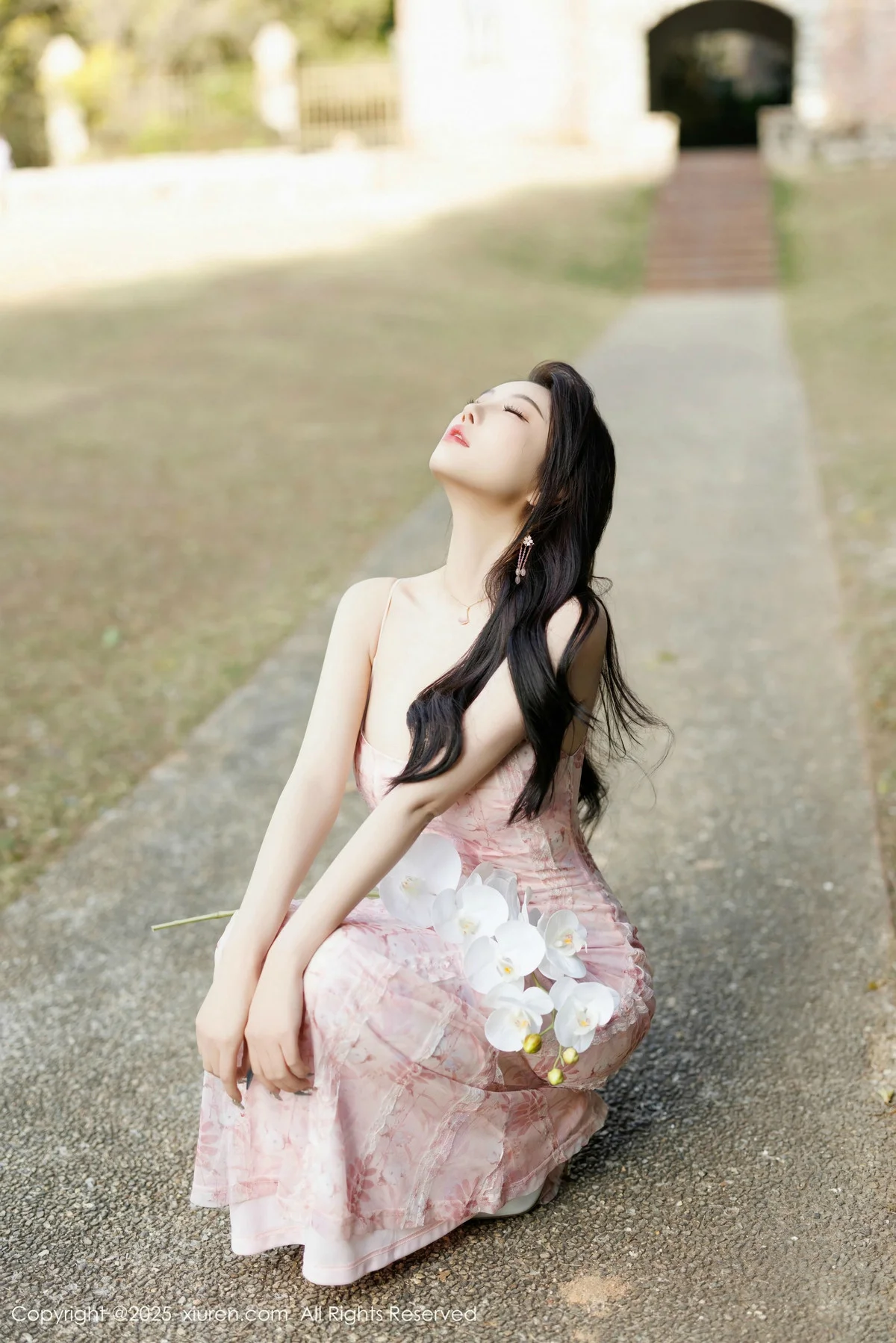 杨晨晨Yome粉色连衣裙+白色珍珠内衣秀丰腴身材绝美写真 第 21 张