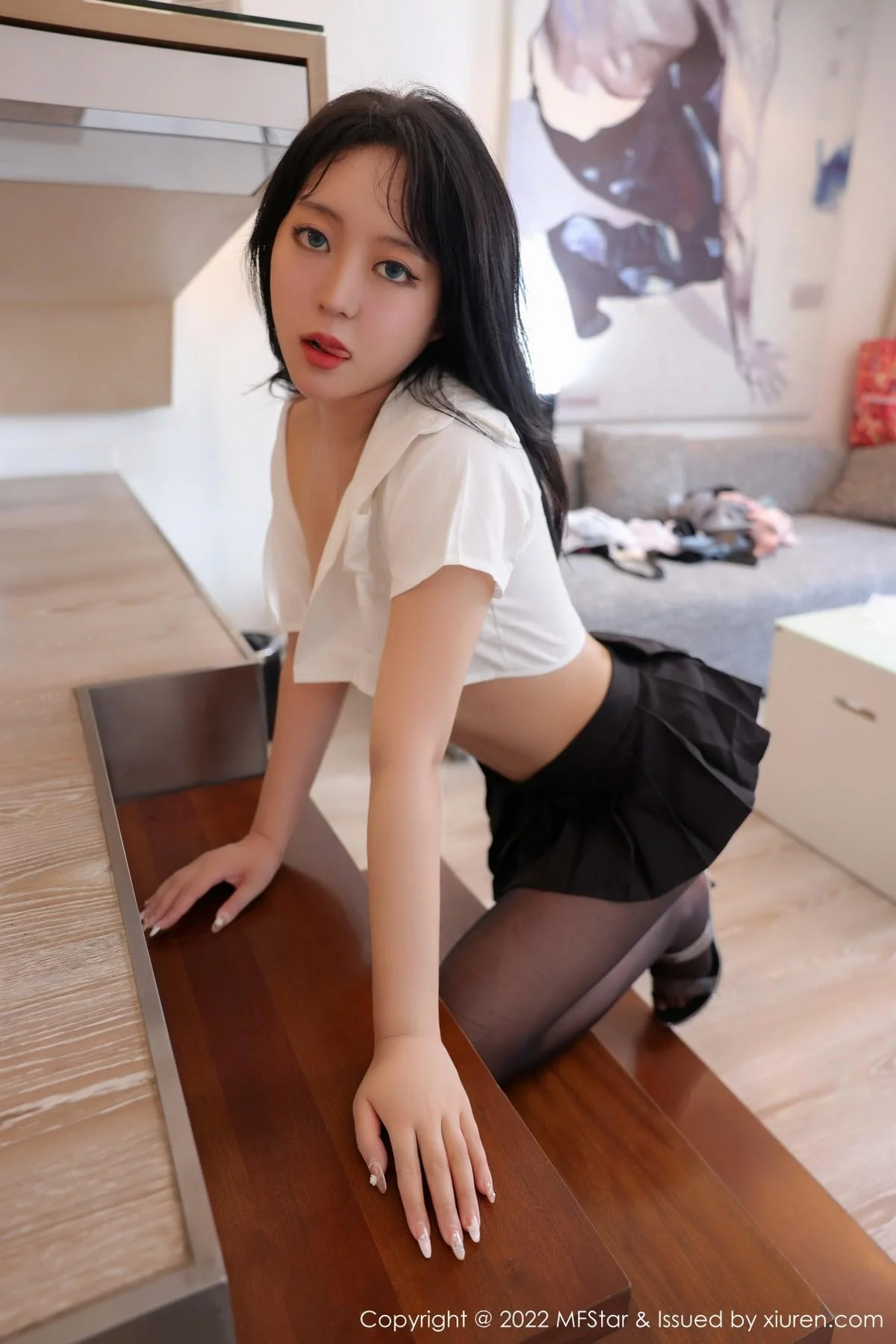 露露candy性感白T配黑短裙露开档黑丝撩人绝美写真 第 45 张