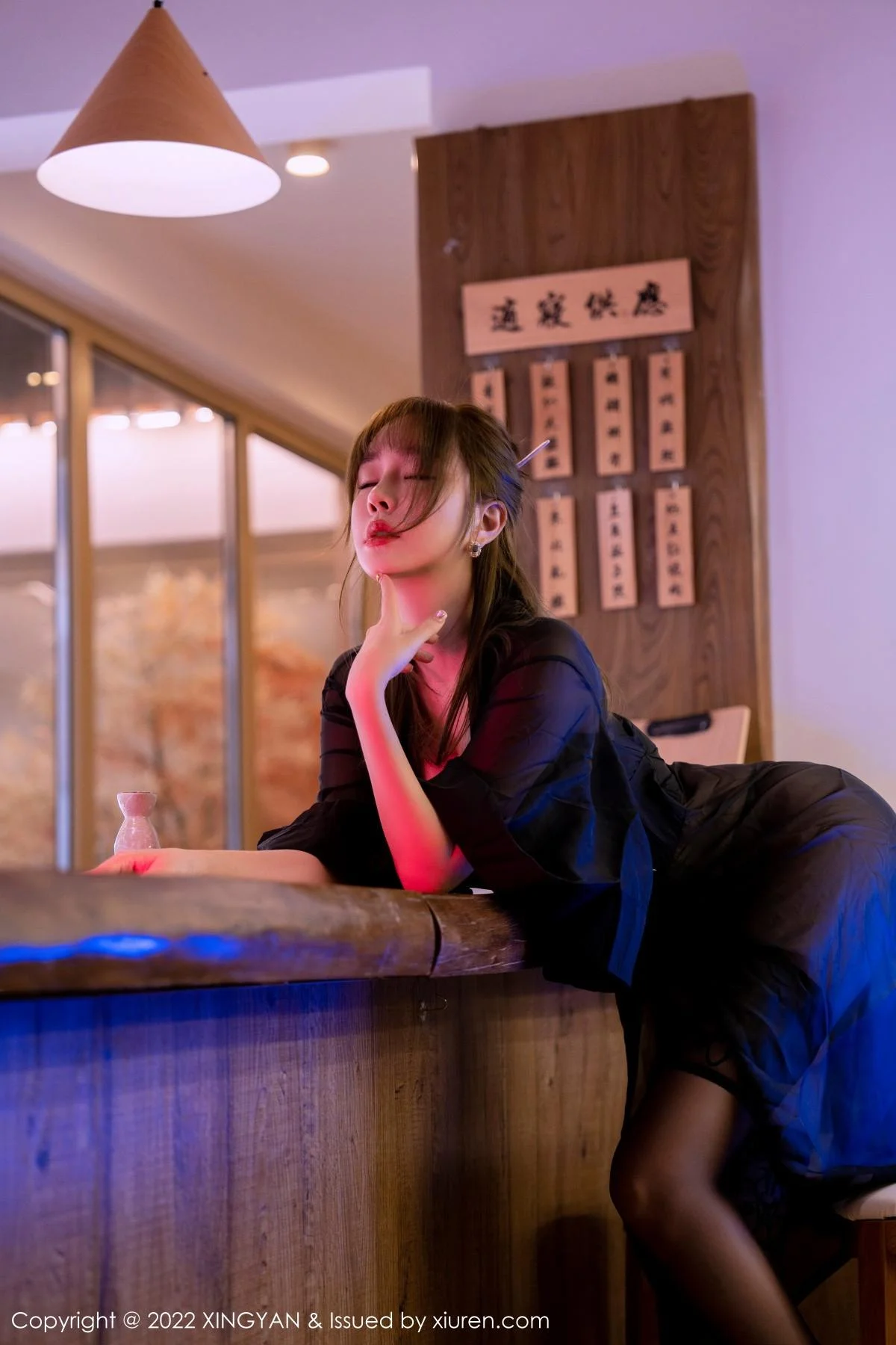 王雨纯酒馆喝酒主题性感黑色内衣配超薄黑丝极致魅惑写真 第 60 张