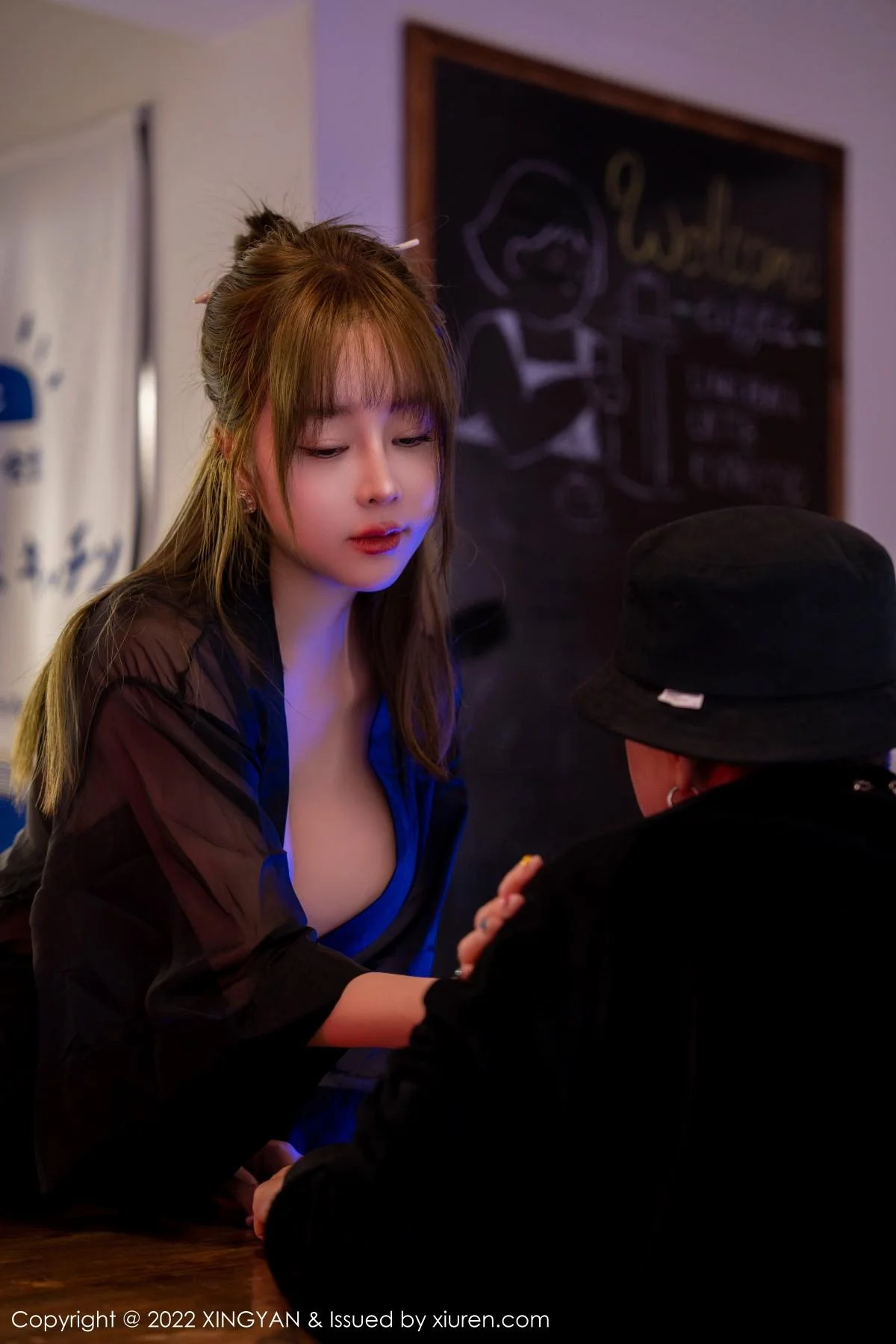 王雨纯酒馆喝酒主题性感黑色内衣配超薄黑丝极致魅惑写真 第 99 张