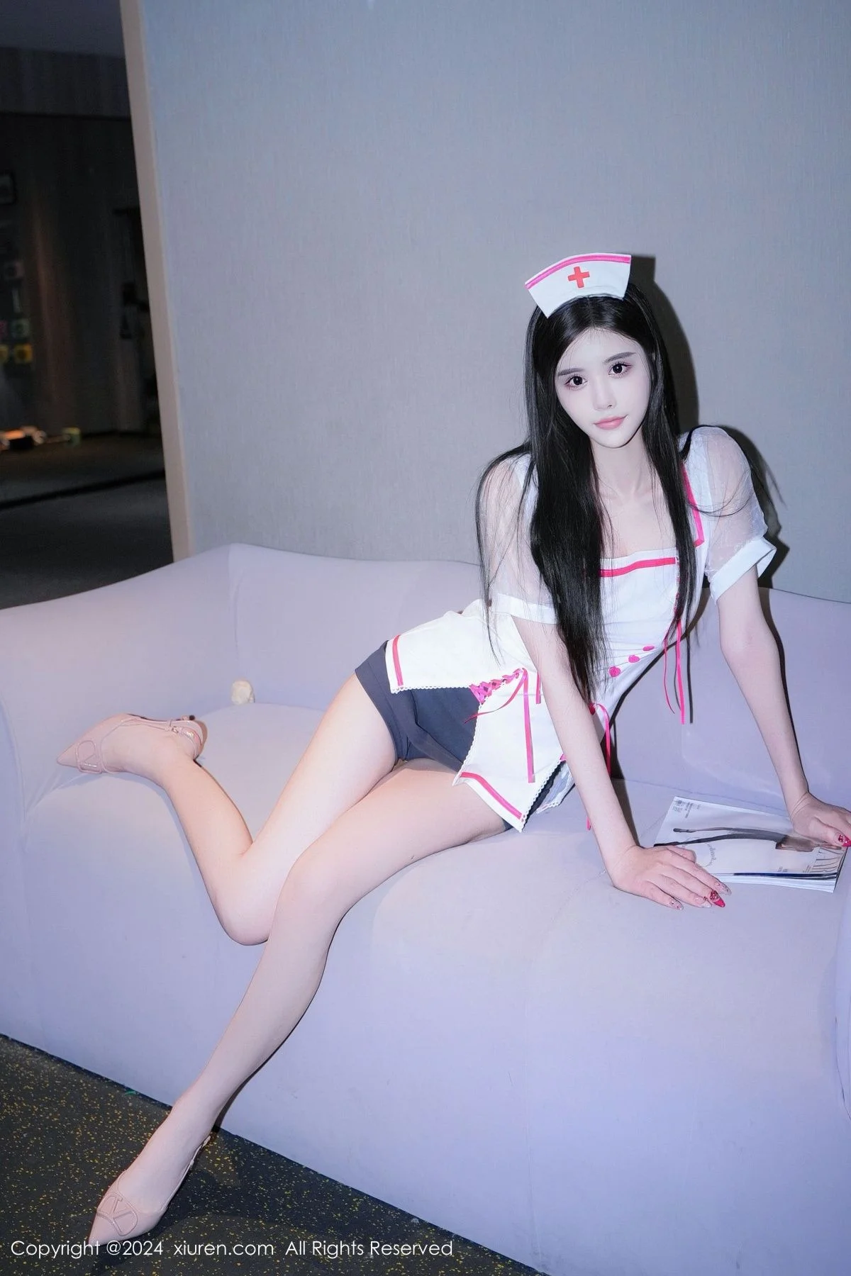 Erikaki性感白色护士制服露粉色蕾丝内衣秀完美身材绝美写真 第 27 张