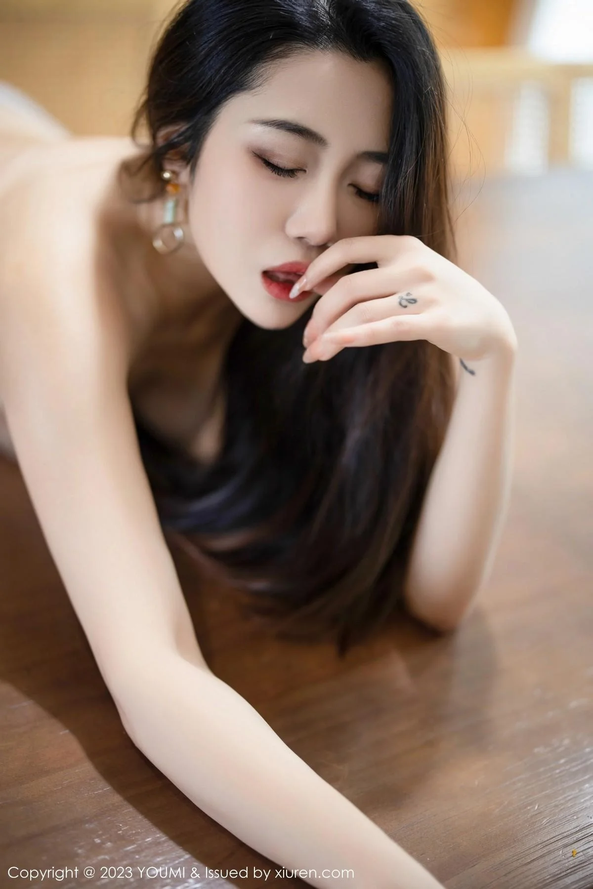 严利娅Yuliya轻透情趣薄纱配超薄肉丝秀惹火身材绝美写真 第 95 张