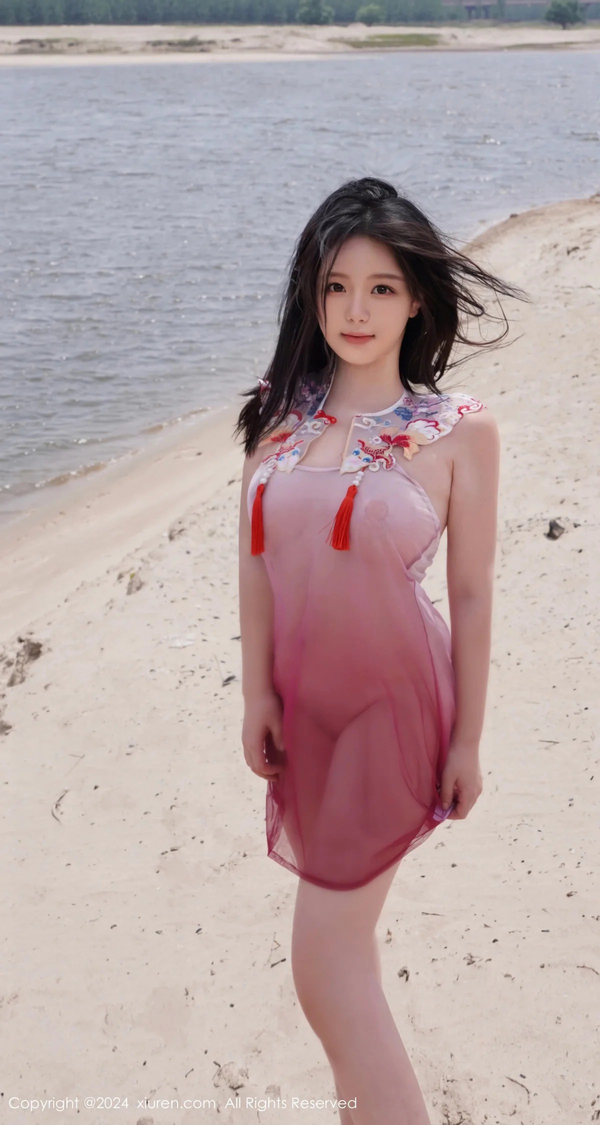 小薯条nienie性感浅红色泳装+浅蓝色吊带秀曼妙身姿绝美写真 第 103 张