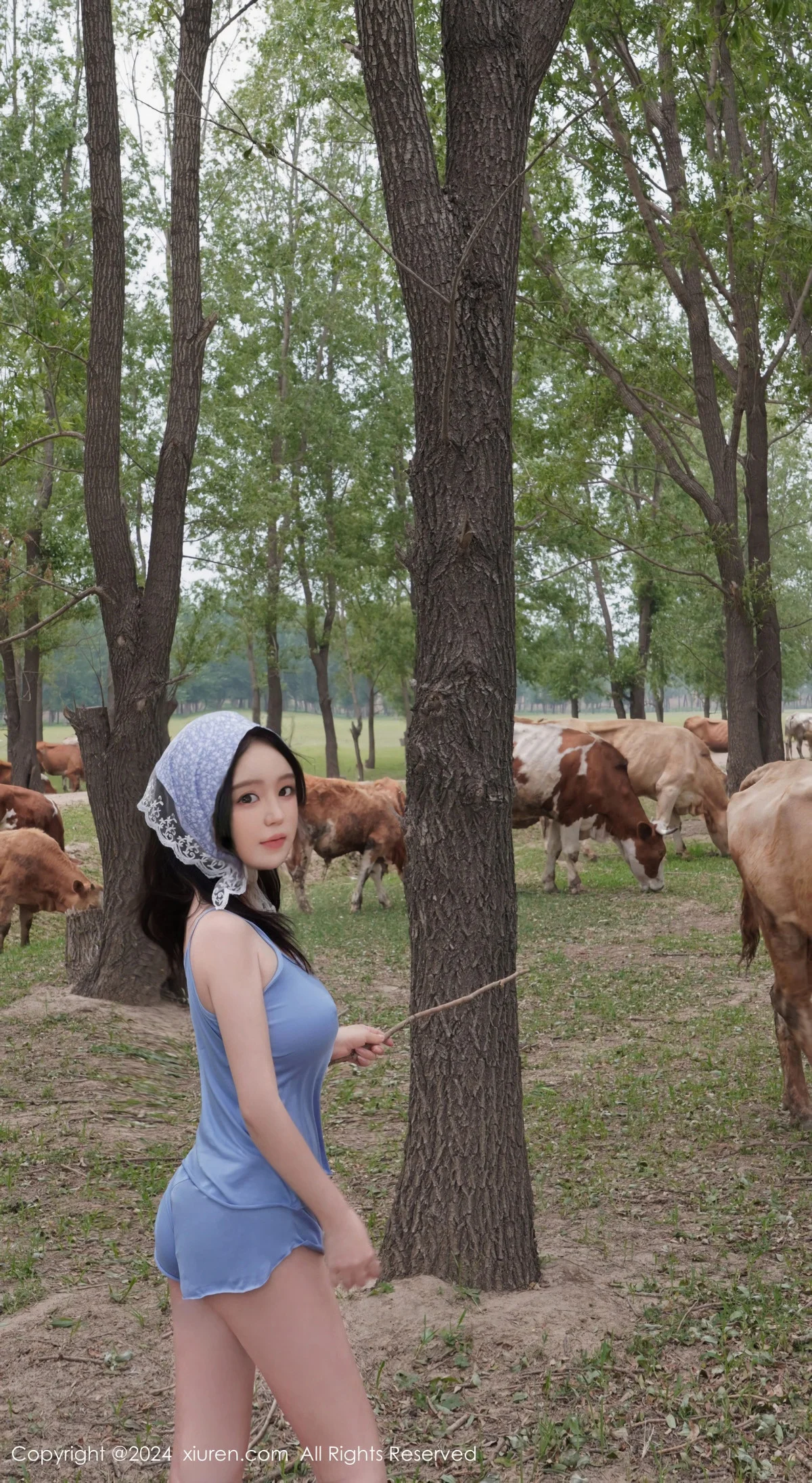 小薯条nienie性感浅红色泳装+浅蓝色吊带秀曼妙身姿绝美写真 第 47 张