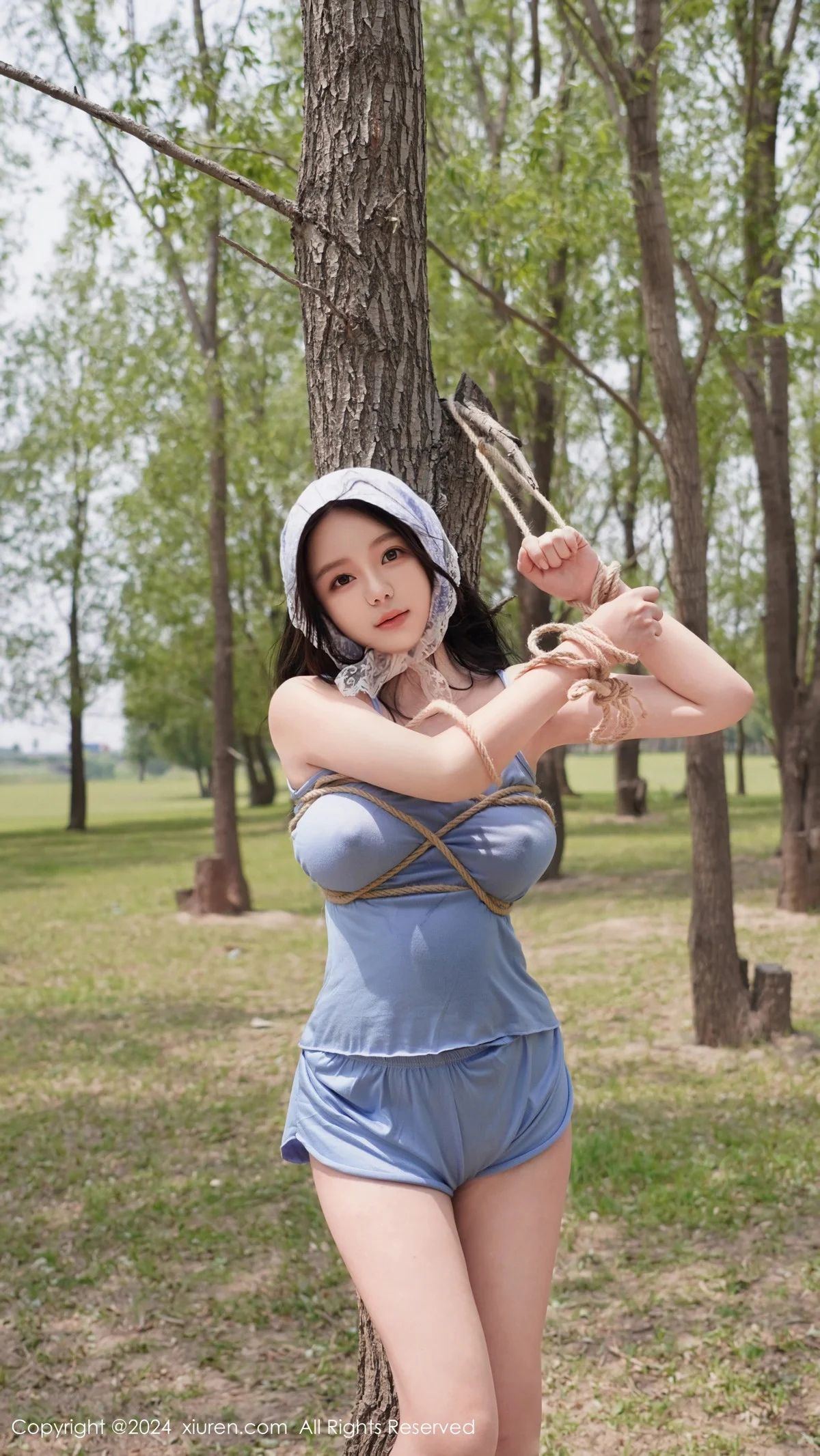 小薯条nienie性感浅红色泳装+浅蓝色吊带秀曼妙身姿绝美写真 第 66 张